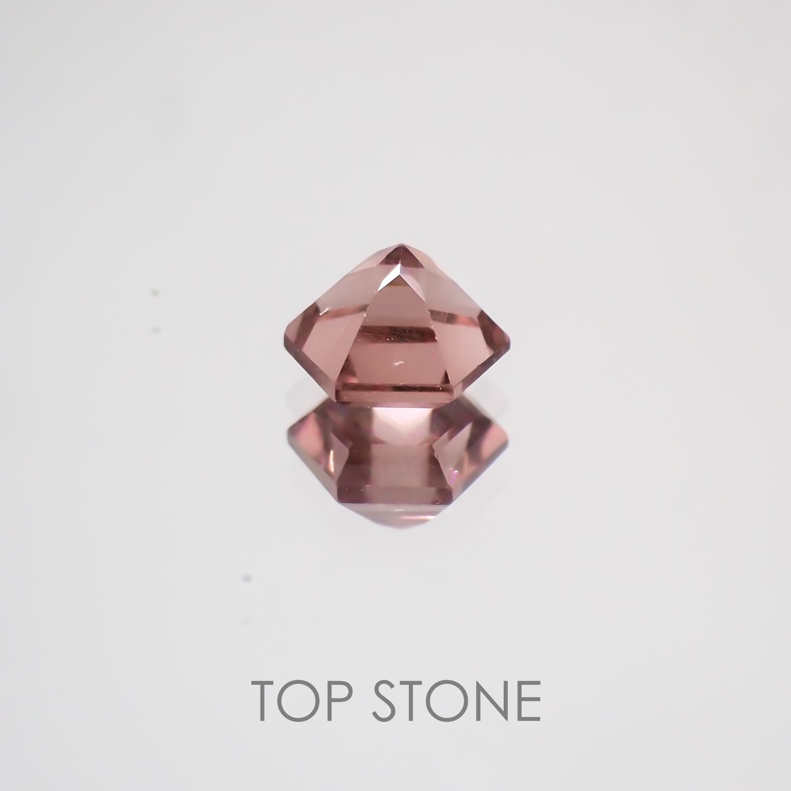 ◇ヘキサゴンカット◇マラヤガーネットSA タンザニア産 ルース 0.43ct[210210093]4.1×4.1mm前後