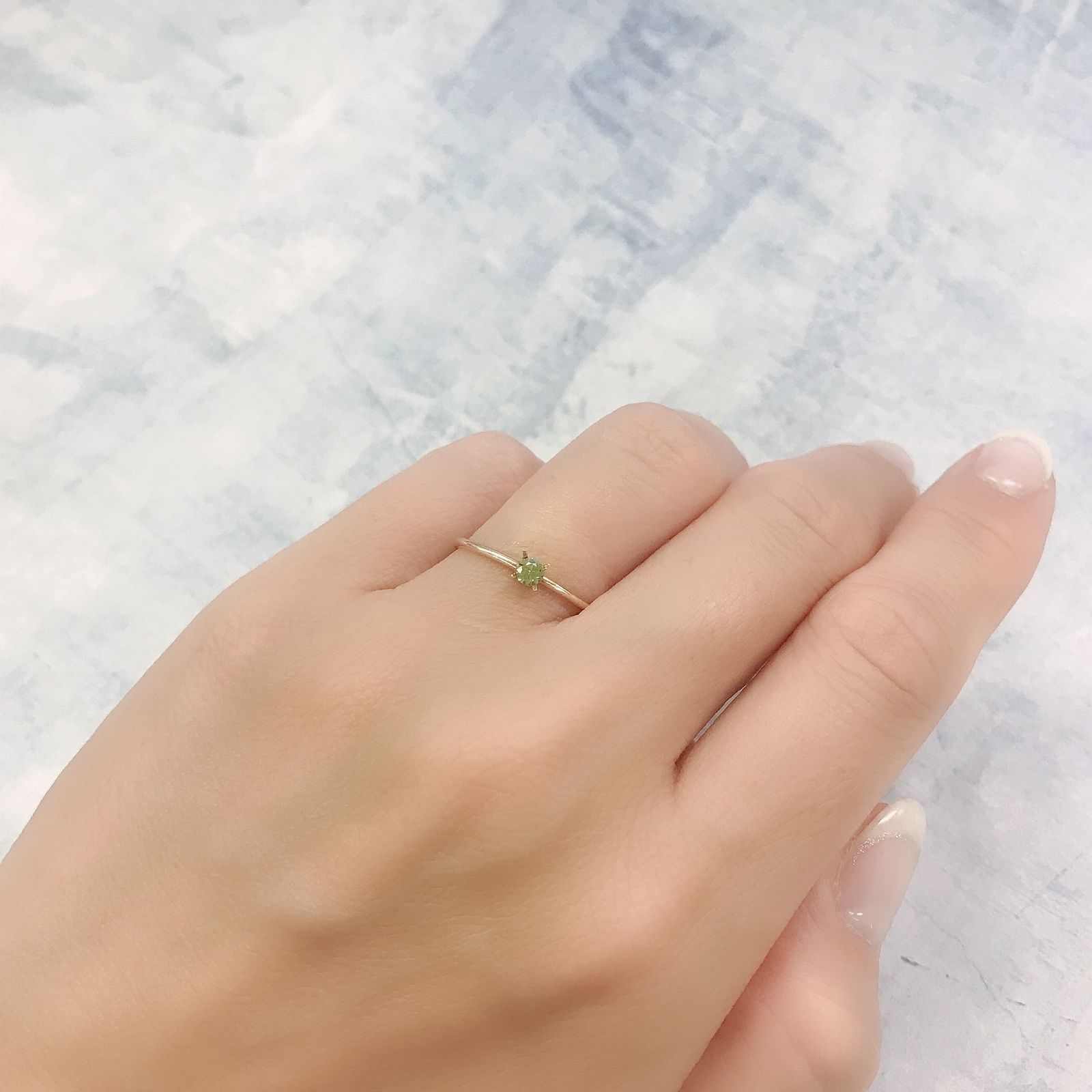 パラサイティックペリドット(宝石名ペリドット)採取地：ロシア 0.096ct 識別済[220616243]2.9x2.8mm前後