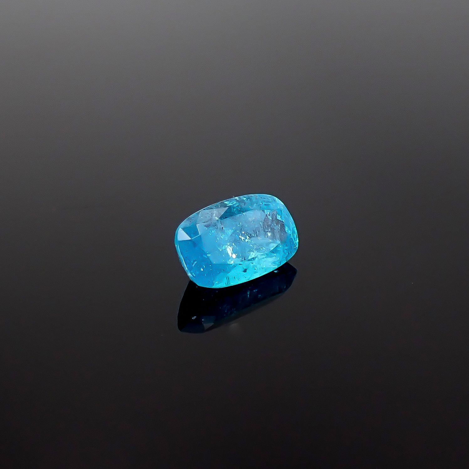 パライバトルマリン(宝石名トルマリン/別名パライバトルマリン)ブラジル産 CGL鑑付 2.030ct / 10.1x6.1mm前後 [260532234]