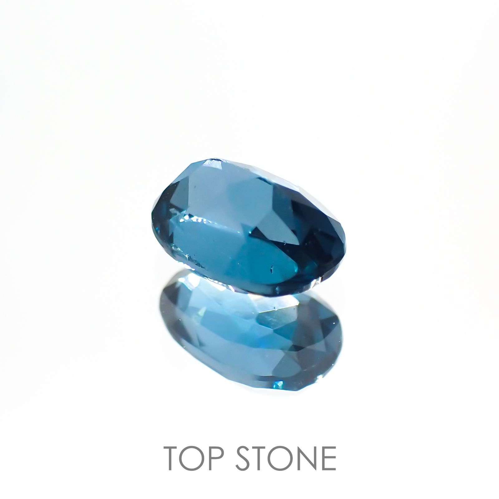 オーシャンブルーカイヤナイト(宝石名カイヤナイト) ネパール産 1.16ct 識別済[210711428]7.2×5.2mm前後