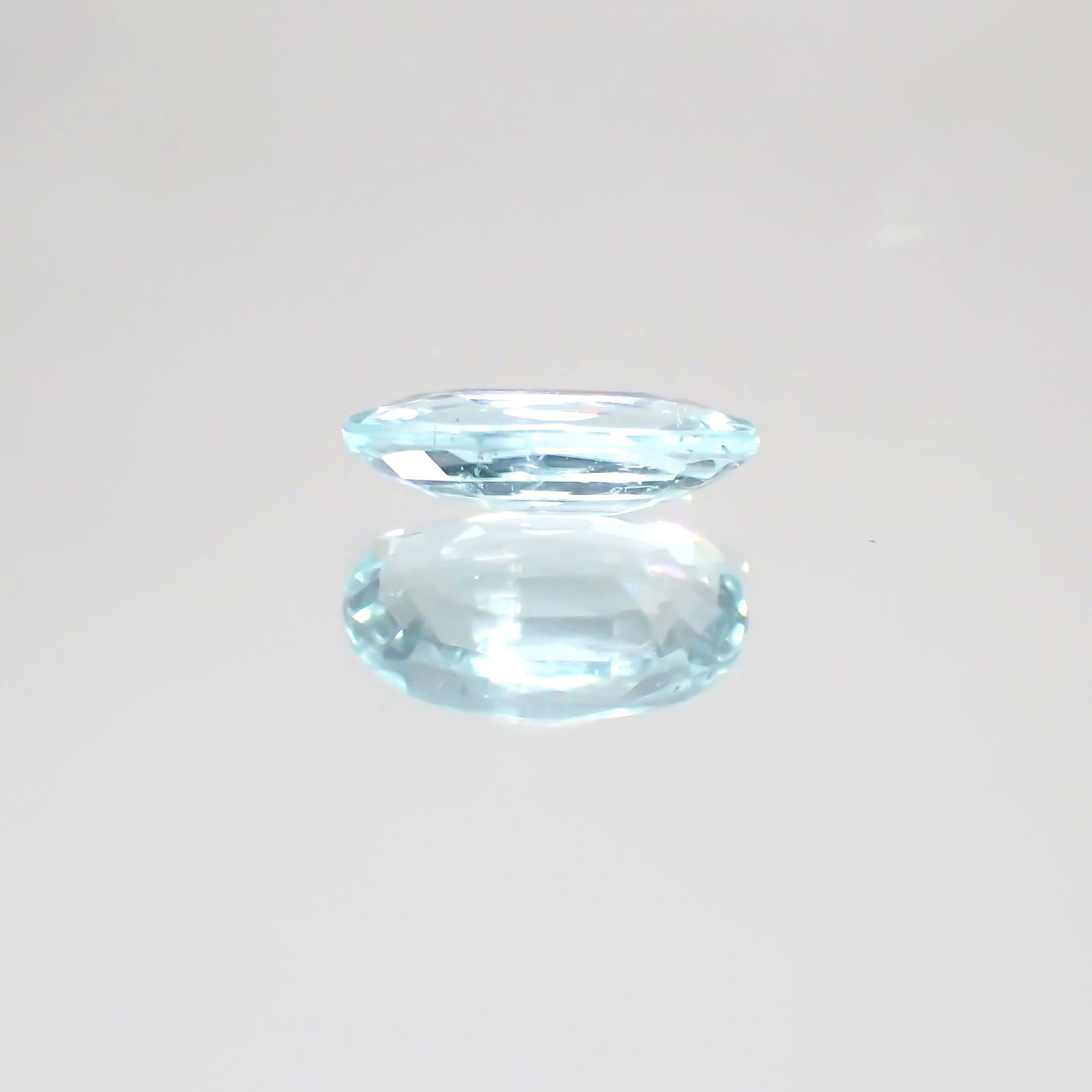 パライバトルマリン(宝石名トルマリン/別名パライバ・トルマリン)モザンビーク産 0.65ct 識別済[230421884]7.9x4.7mm前後
