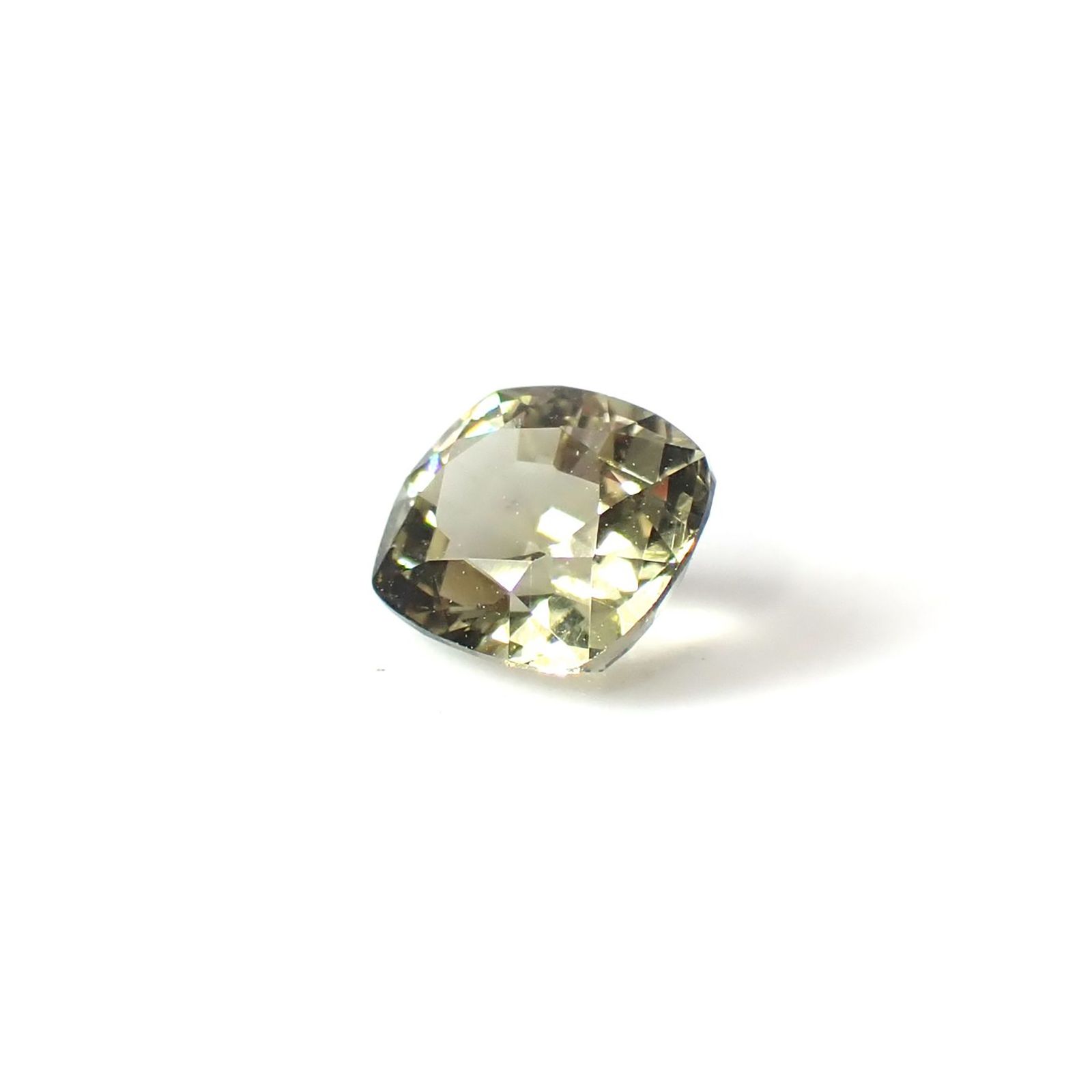 コーネルピン スリランカ産 1.08ct / 6.6x5.7mm前後 [251031238]
