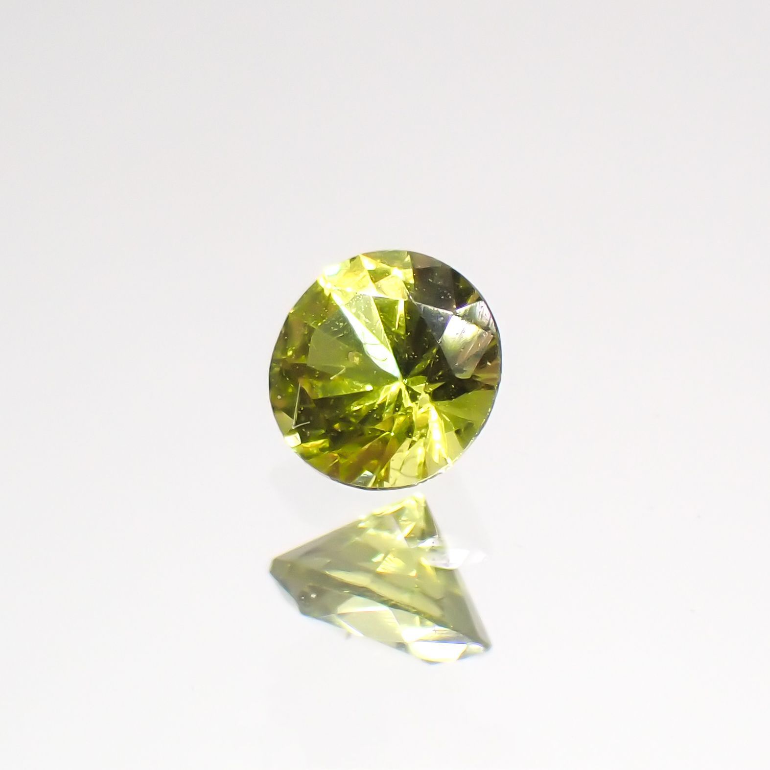 クリソベリル(宝石名クリソベリル)マダガスカル産 0.16ct 識別済[220114483]3.2x3.2mm前後