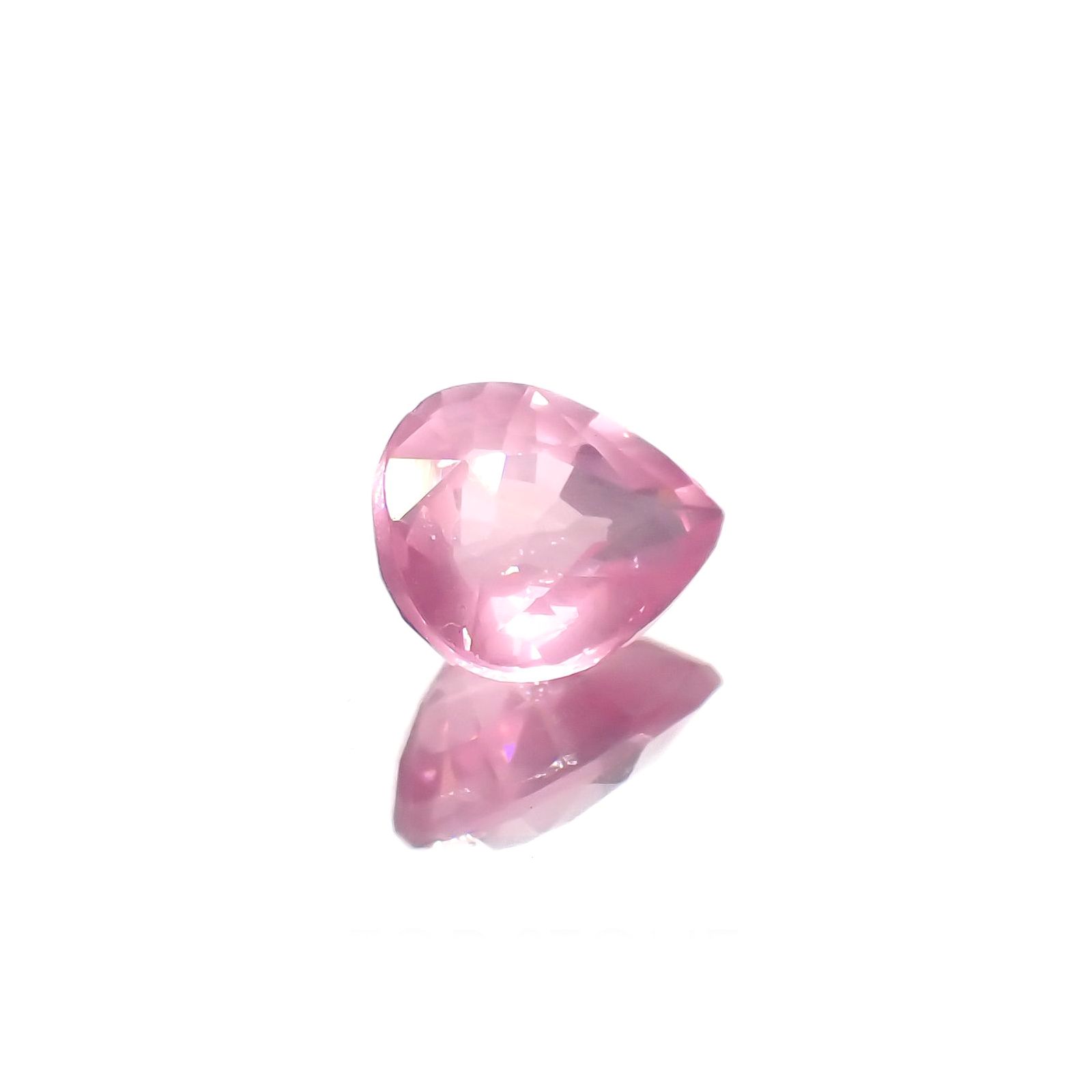 シルキーピンクスピネル(宝石名ピンク・スピネル)タンザニア産 0.95ct 識別済[230120247]6.7x5.5mm前後