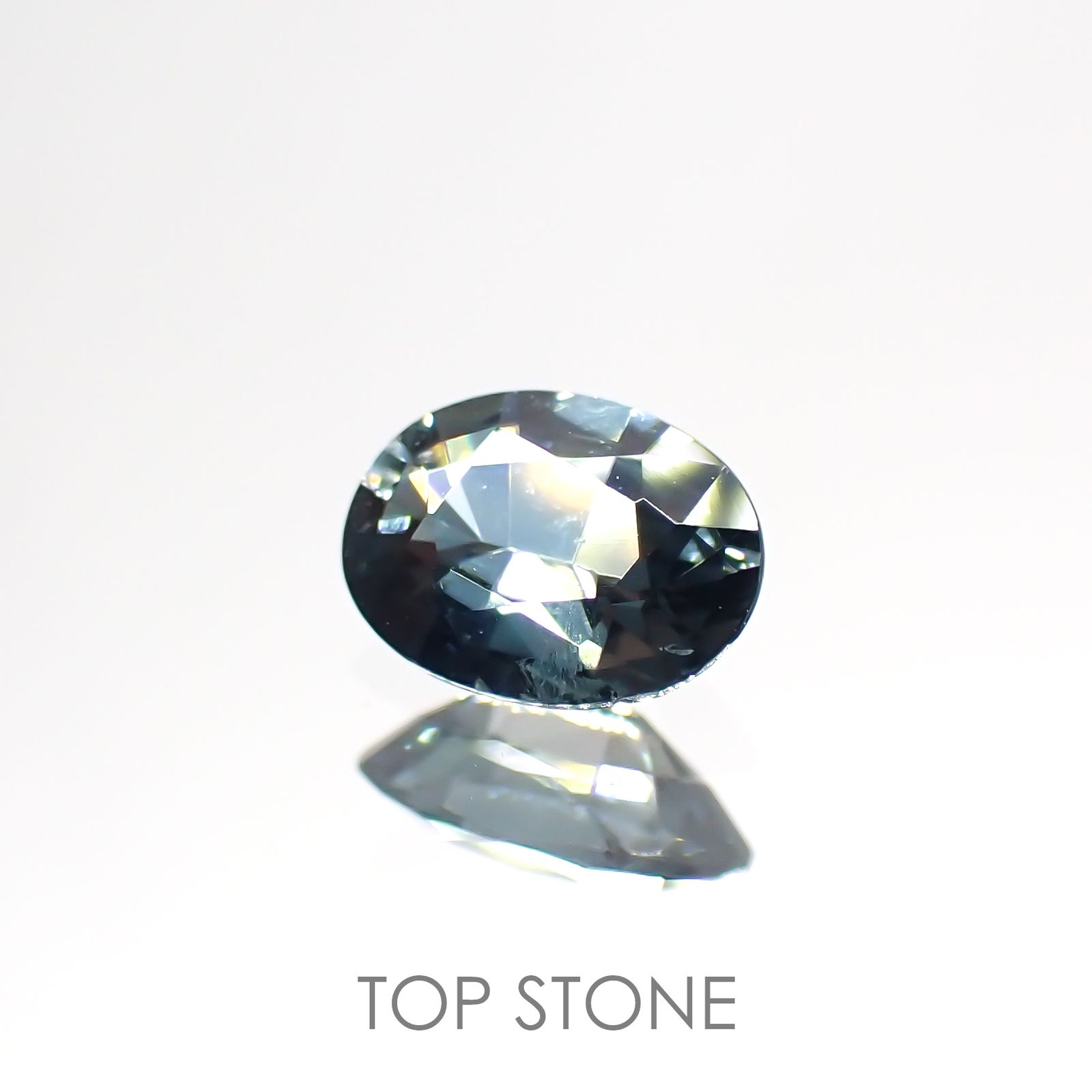 サファリン(宝石名サフィリン) スリランカ産 0.404ct ソ付(彩珠)[21019625]5.7×4.1mm前後