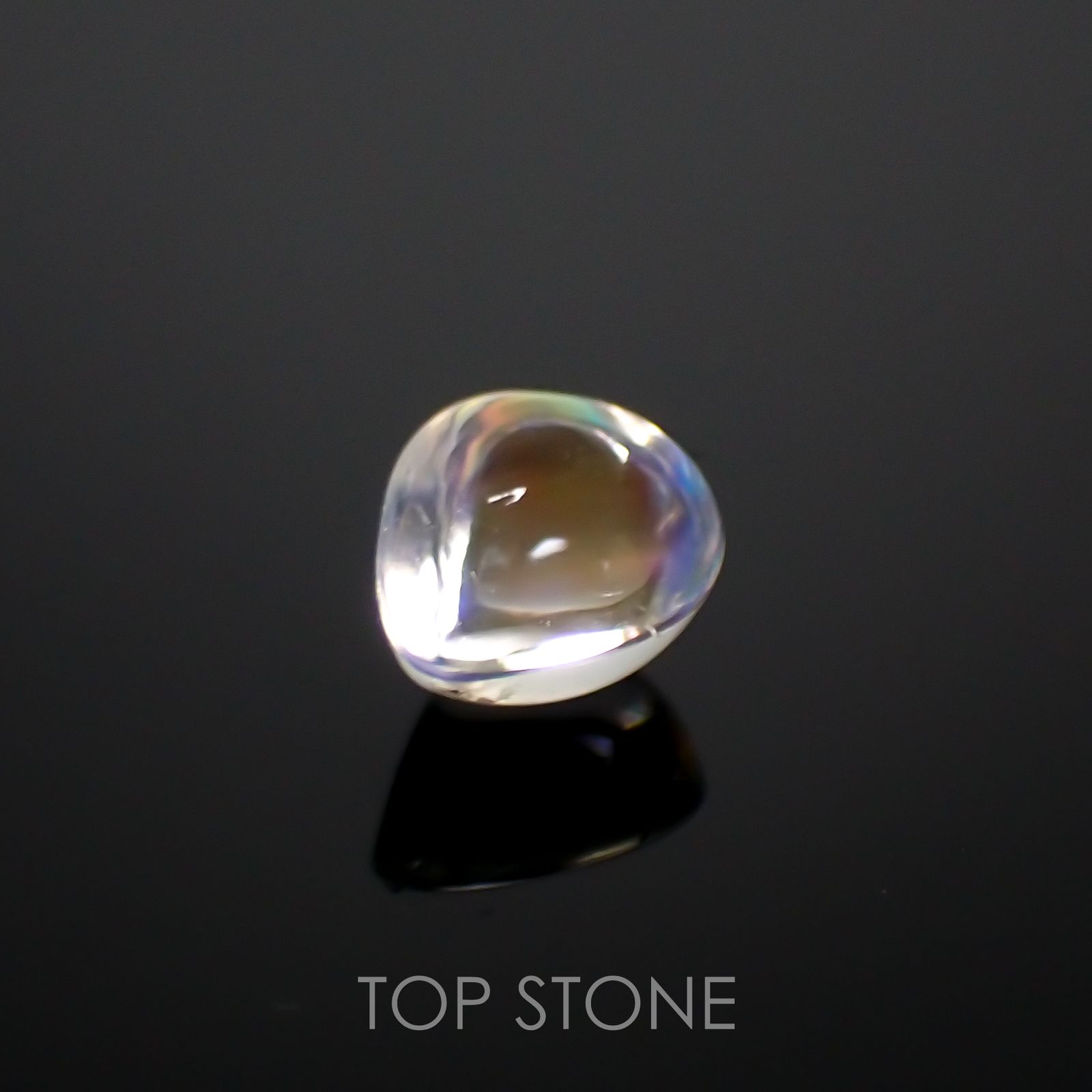 ◇バフカット◇レインボームーンストーン(宝石名ラブラドライト)マダガスカル産 0.75ct 識別済[220515908]6.5x5.3mm前後