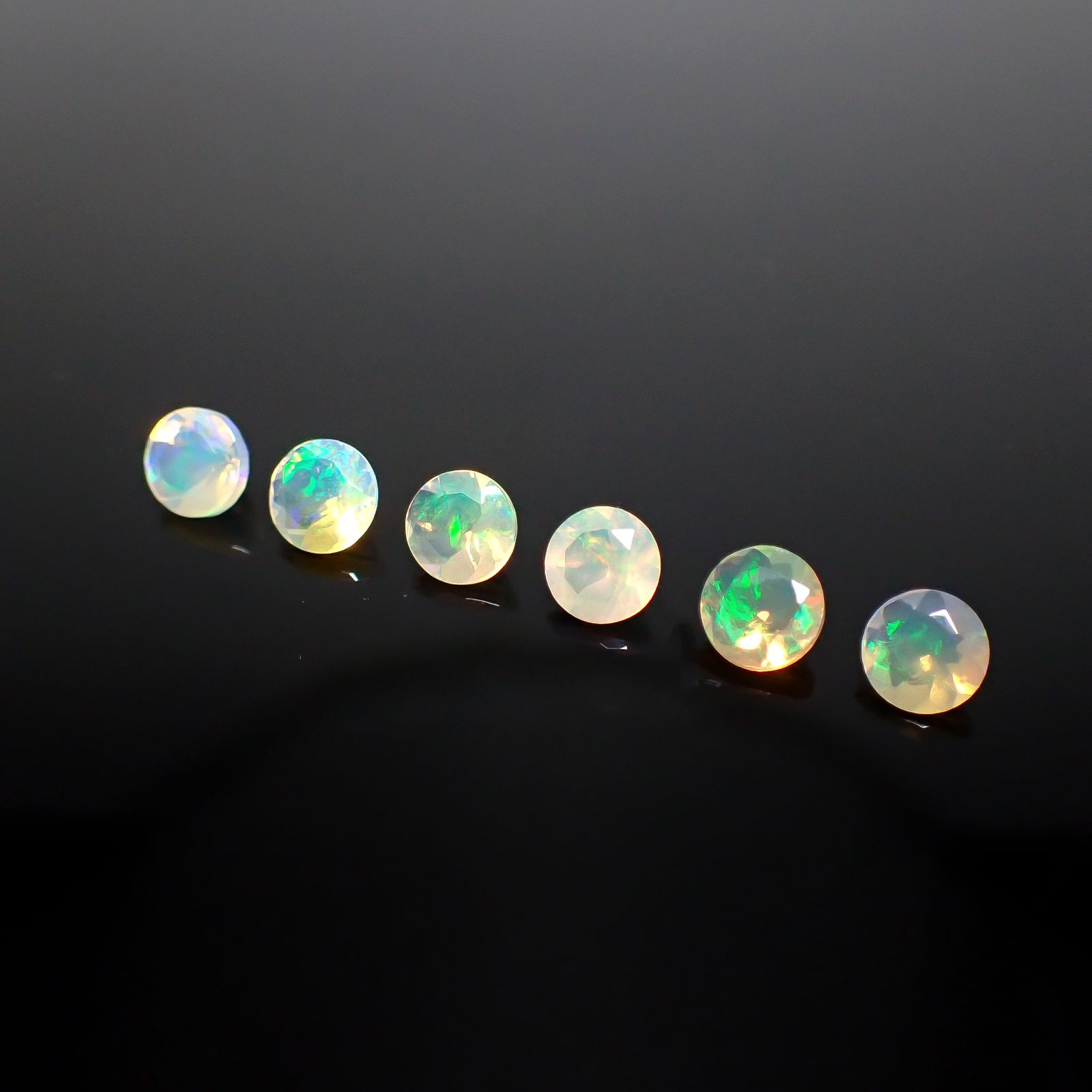 <ランダムセレクト1個販売>エチオピアオパール エチオピア産 約0.25ct [250129744-PAC]5x5mm前後