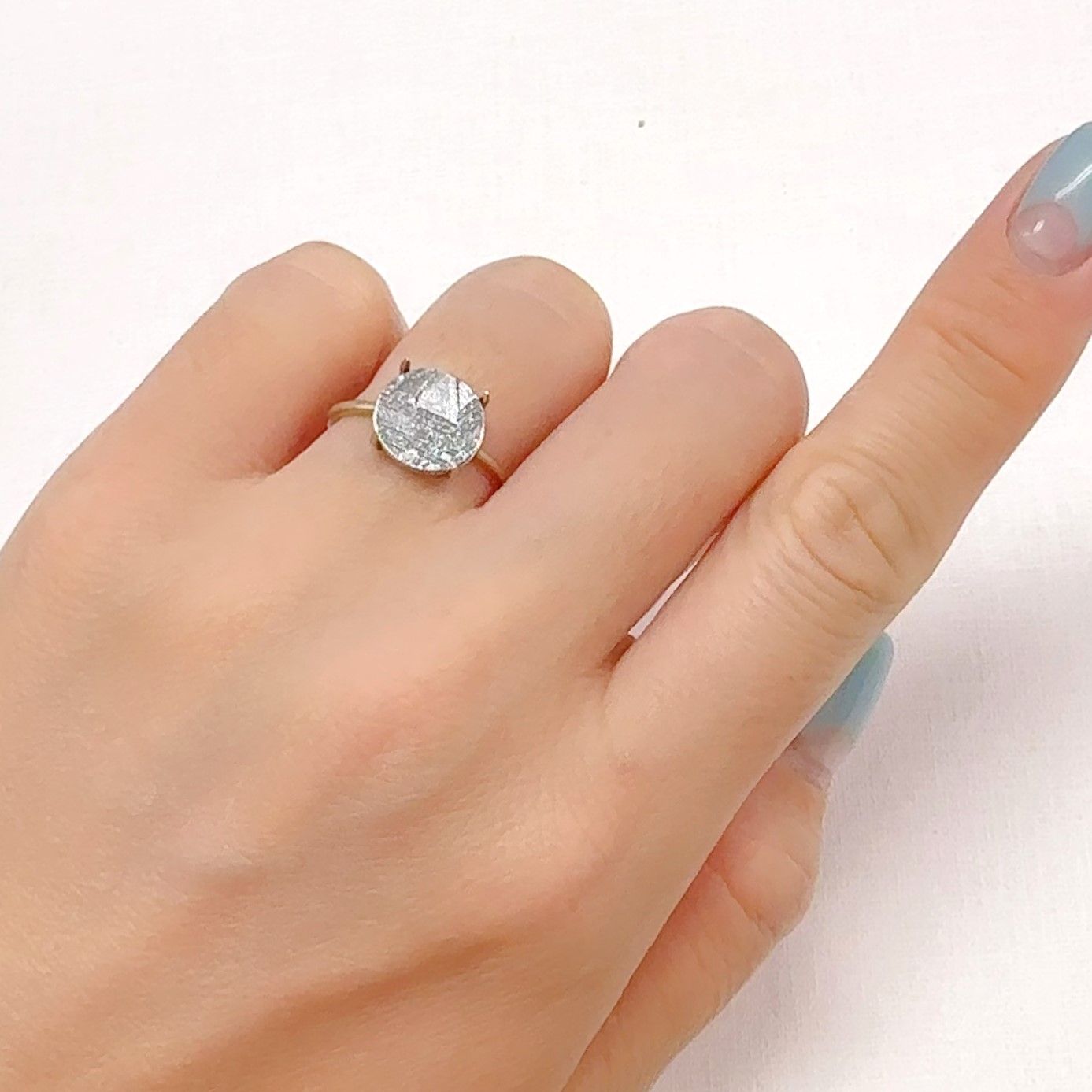 アルタイ隕石 発見地:中国 1.69ct[240125575]9.9x9.9mm前後