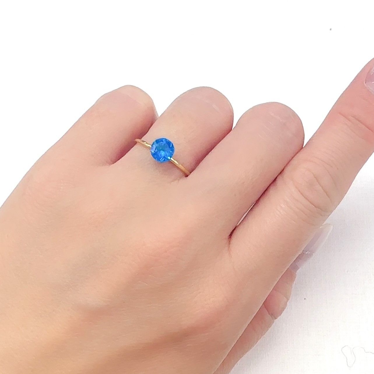 ネオンブルーアパタイト マダガスカル産 0.85ct[240628095]5.9x5.9mm前後