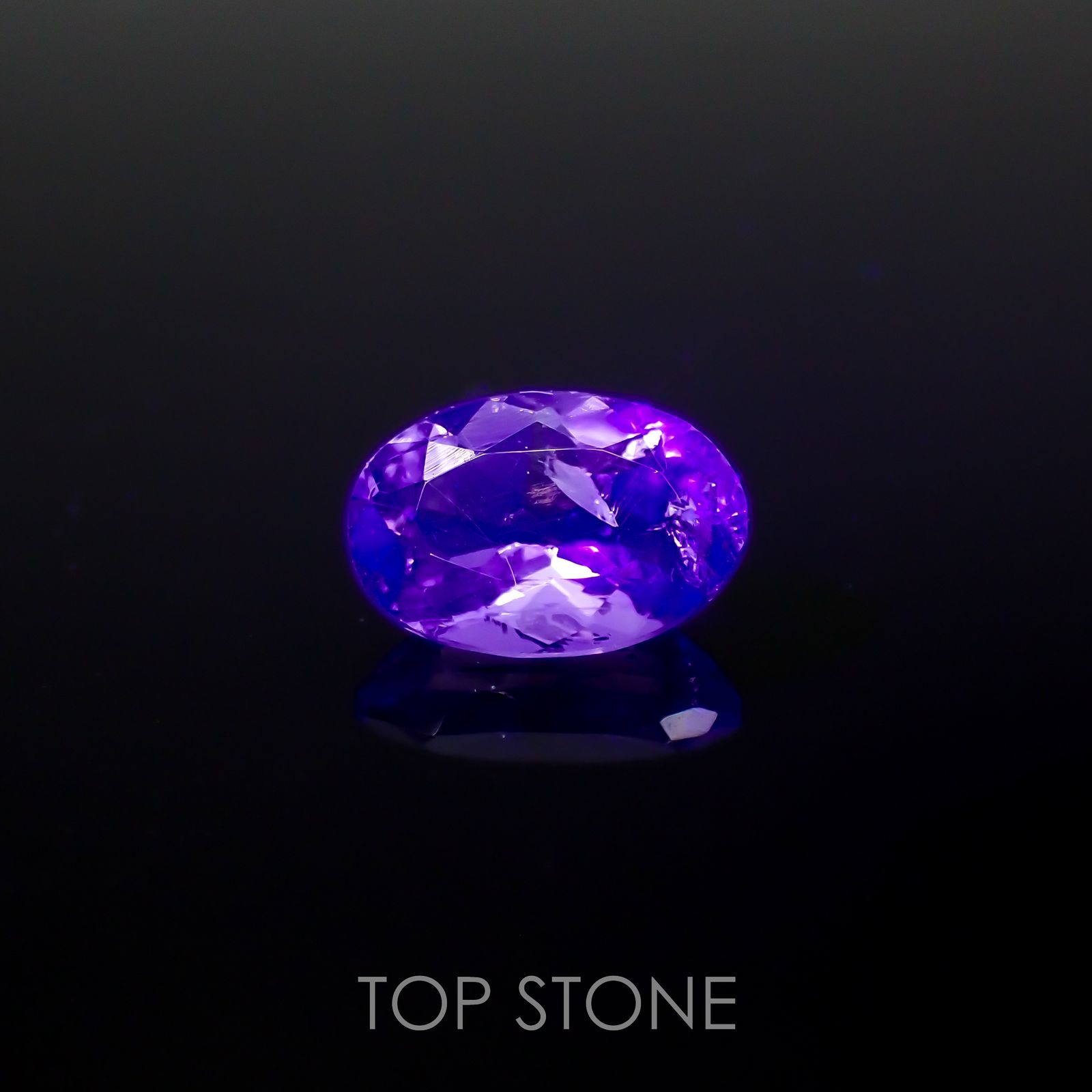 フローライト フルオレッセンス イギリス・ロジャリー鉱山産 2.80ct[220716930]10.8x7.5mm前後