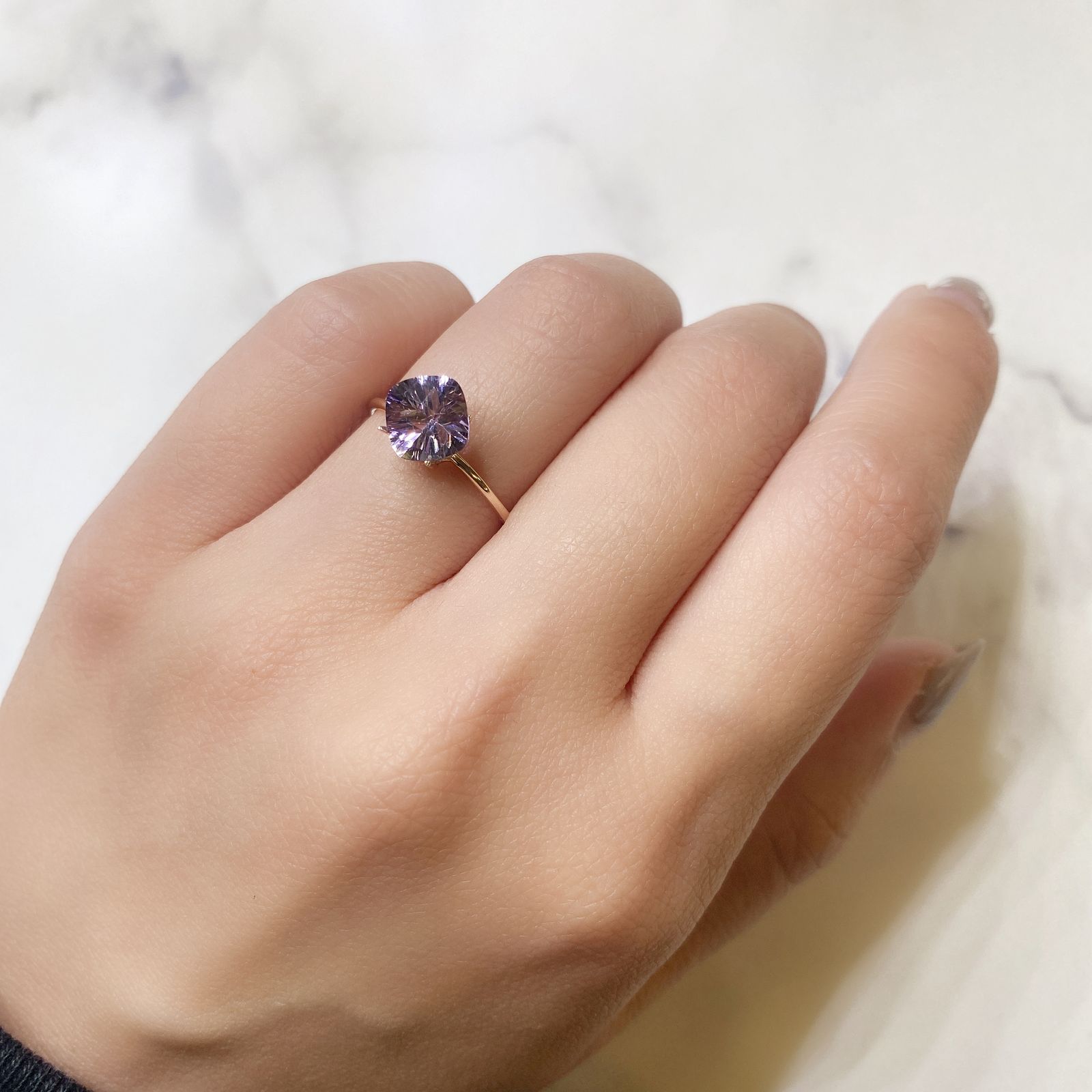 ◇チェッカーコンケーブカット◇アメジスト(宝石名アメシスト) ブラジル産 1.33ct 識別済[211013037]7.1×7.1mm前後