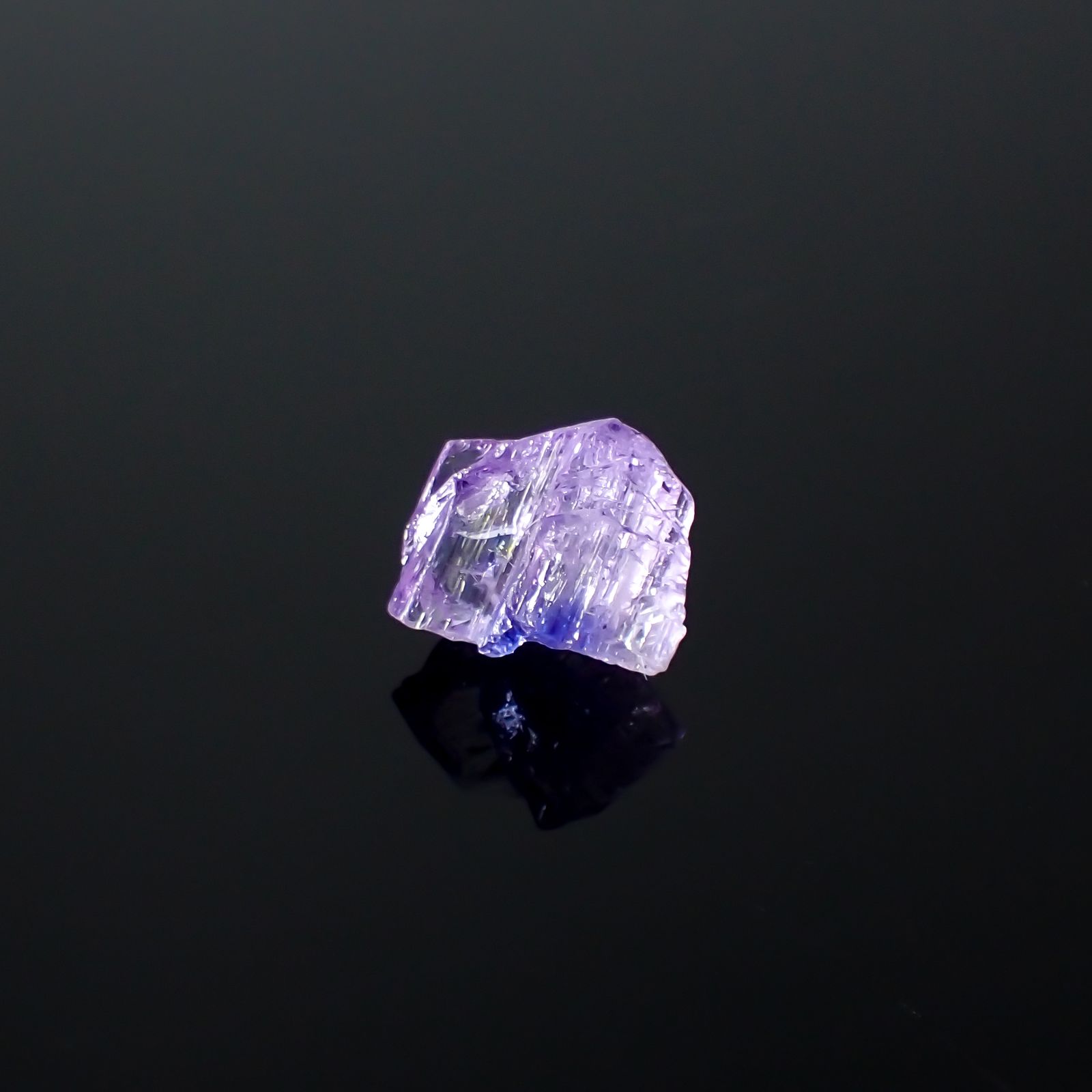 バイカラータンザナイト 原石 タンザニア産 3.52ct[231224985]10.1x8.9mm前後