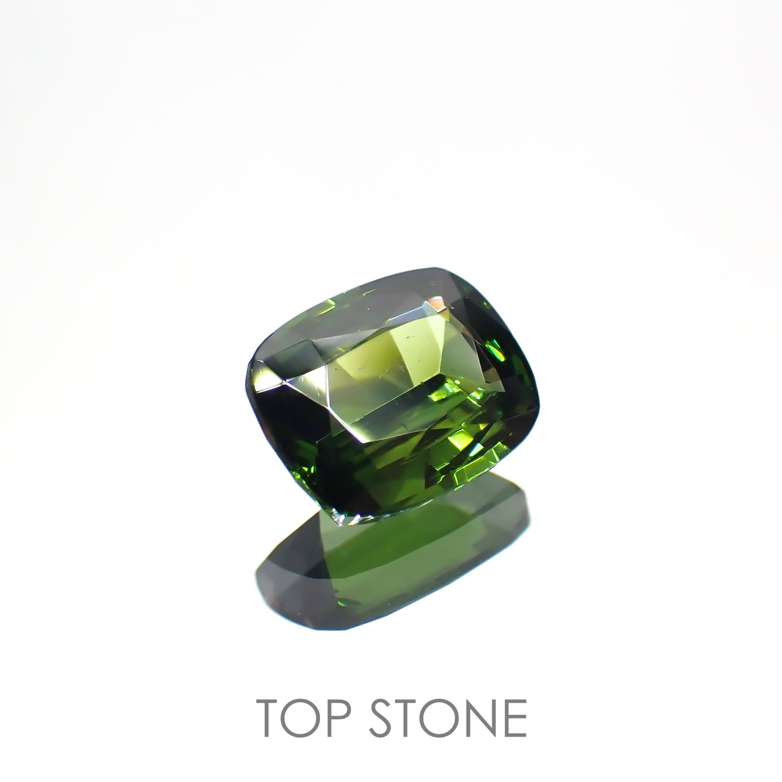 グリーンジルコン(宝石名ジルコン) スリランカ・カンボジア産 1.26ct 識別済[20128603]7.2×5.8mm前後