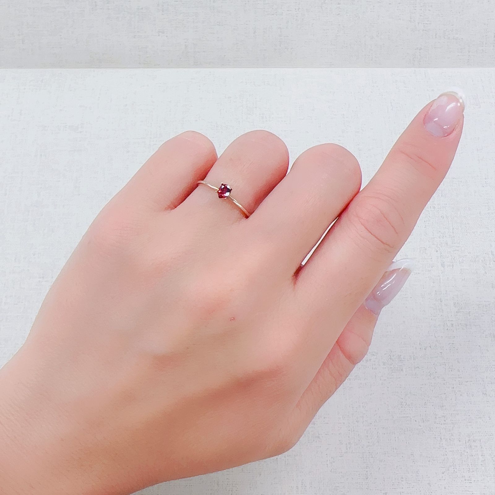 レッドスピネル(宝石名スピネル)タンザニア産 0.16ct 識別済[230522105]4x3.1mm前後