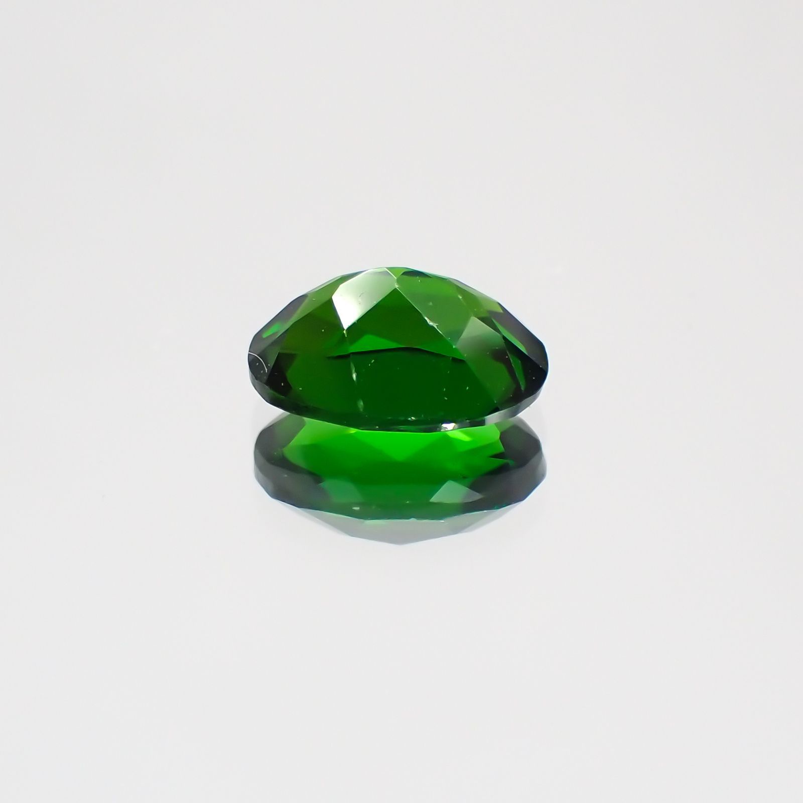 クロムダイオプサイド(宝石名クロム・ダイオプサイド)ロシア産 0.85ct 識別済[231224962]7x5.1mm前後