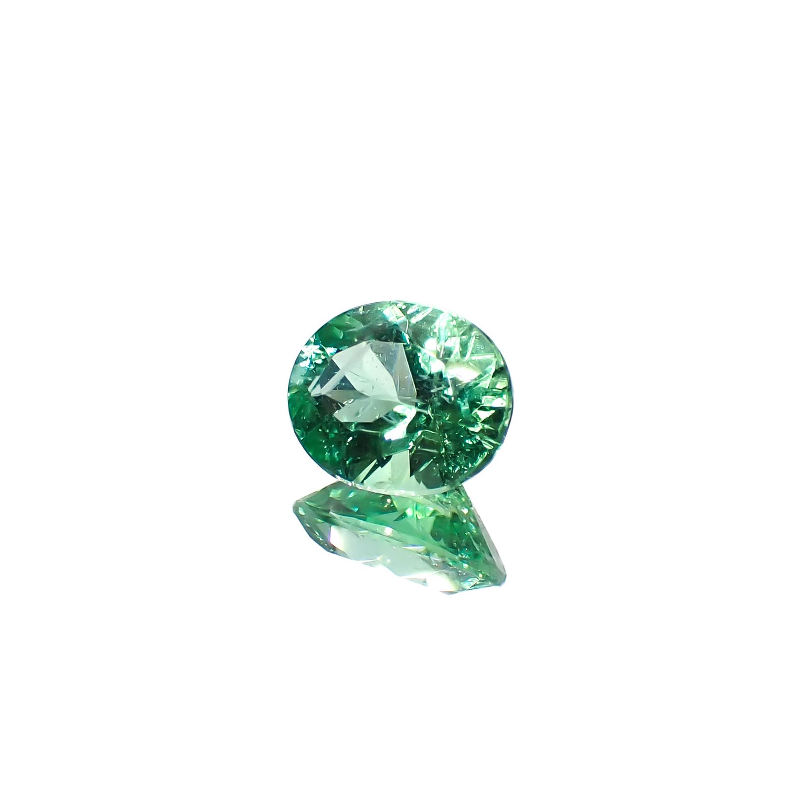 パライバトルマリン ブラジル・パライバ州バターリャ鉱山産 0.71ct[240928731]6.3x5.1mm前後