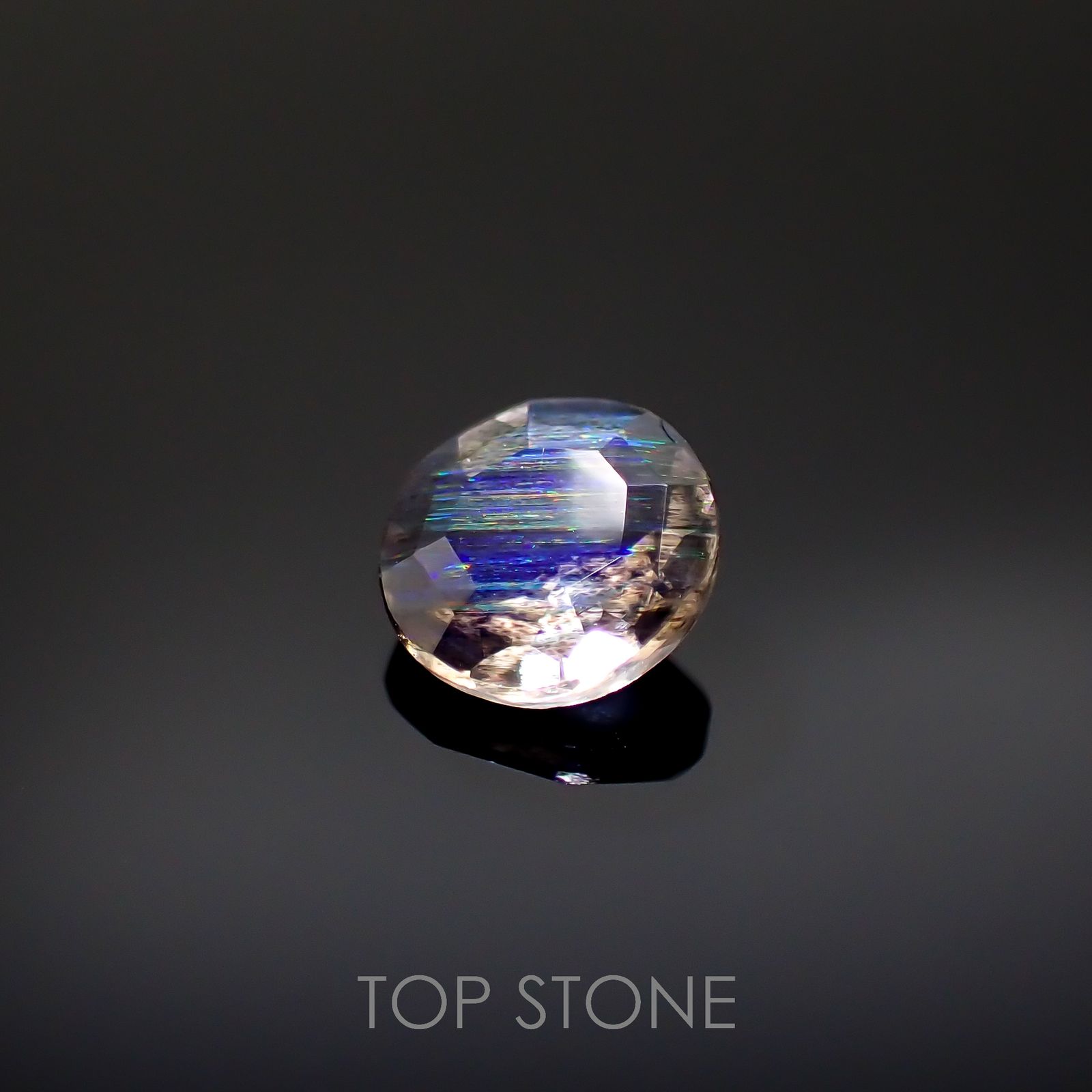 レインボースキャポライト ブラジル産 0.53ct[220817523]5.8x5.7mm前後