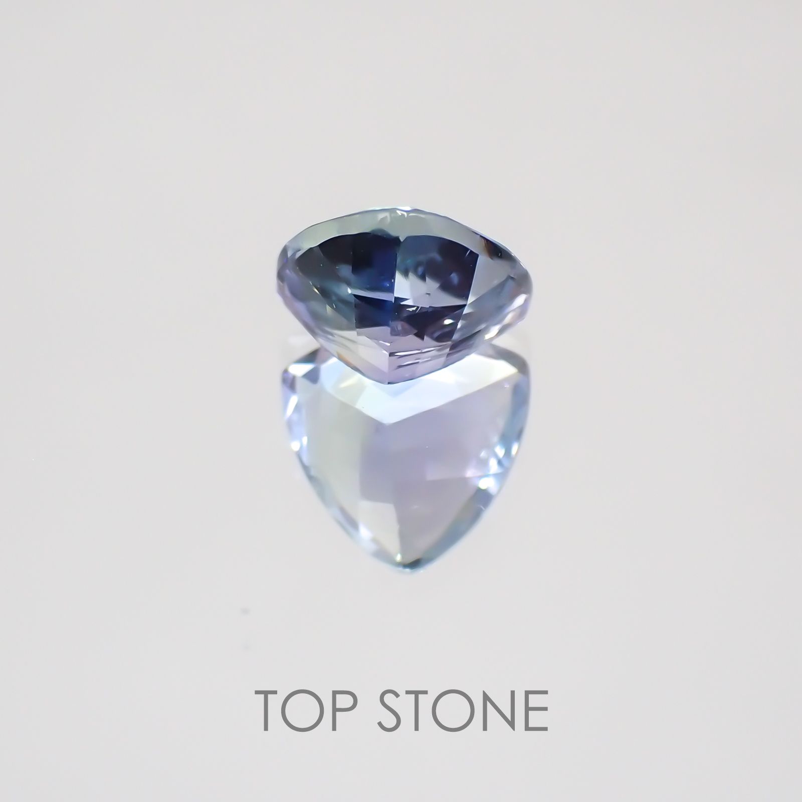 パーティーカラータンザナイト(ゾイサイト) タンザニア産 ルース 1.12ct[21029455]6.7×6.7mm前後