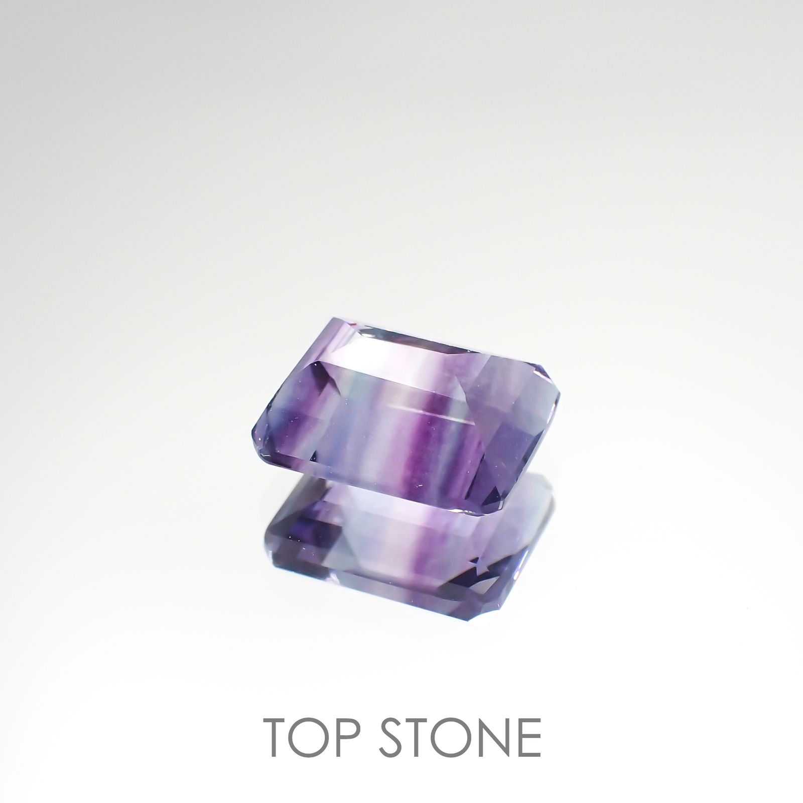バイカラーフローライト ブラジル産 ルース 4.23ct[210913208]10.2×8.1mm前後