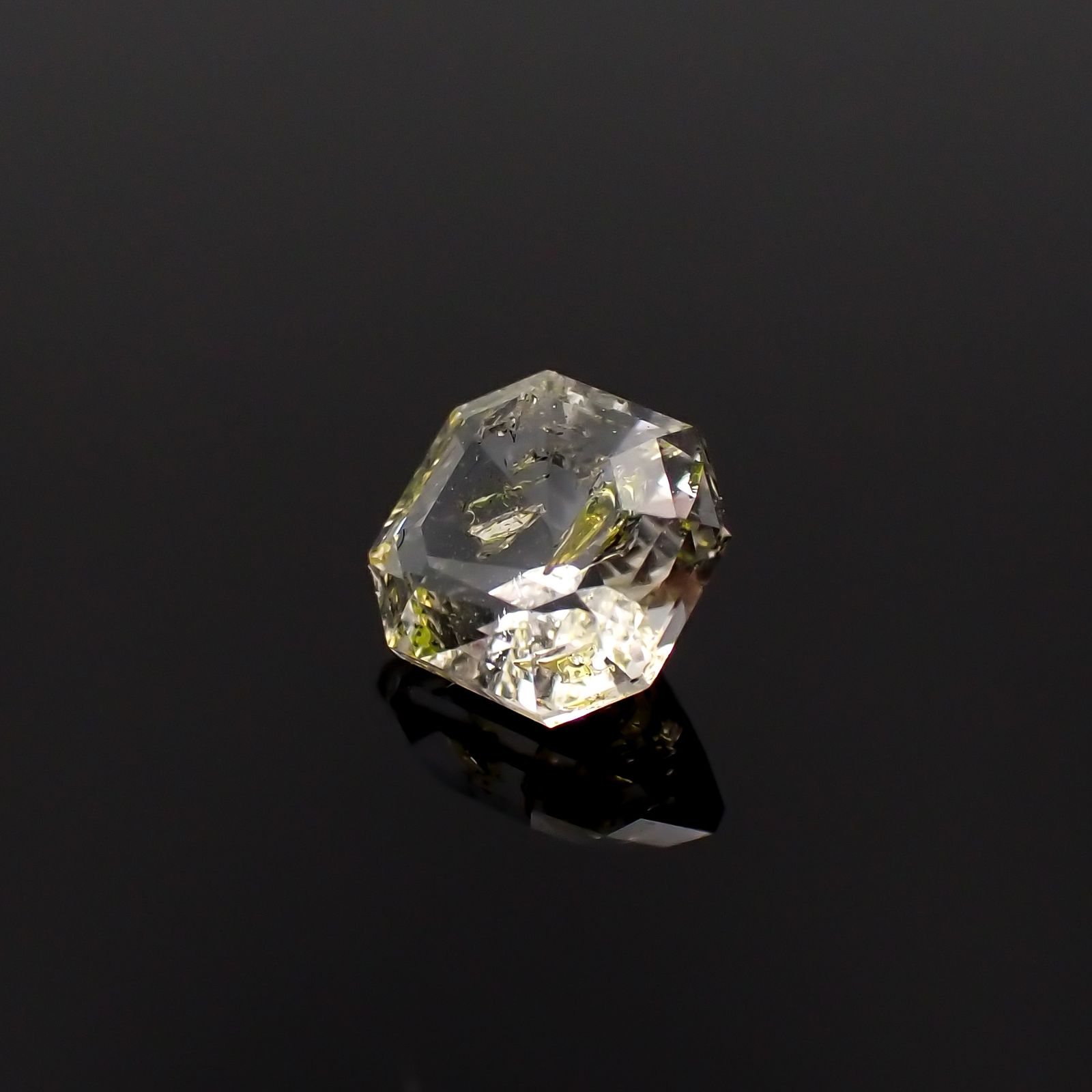 ◇オクタゴンカット◇オイルインクォーツ パキスタン産 0.51ct[230522092]5.1x4.7mm前後