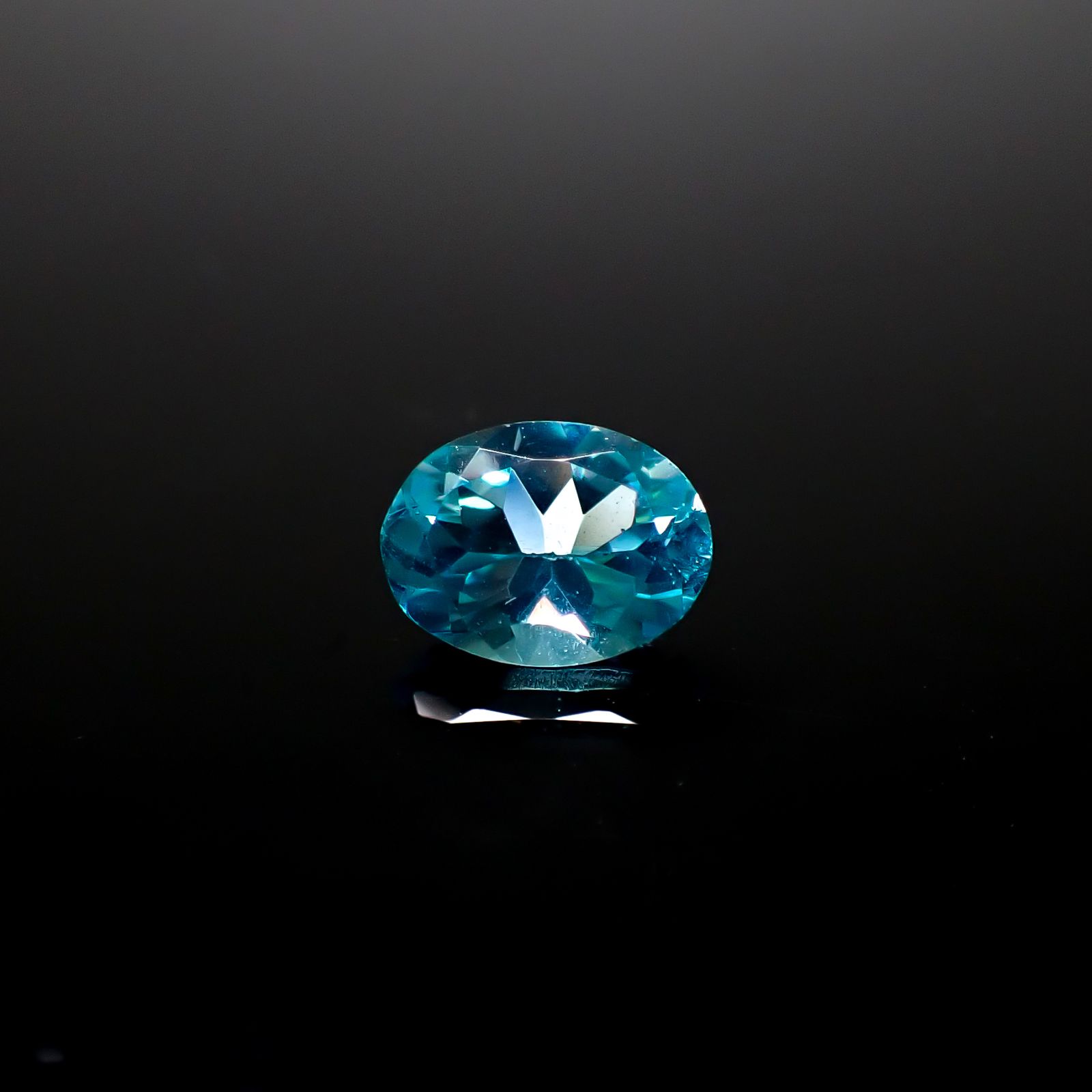 アパタイト アフリカ産 1.26ct [241229517]8x6mm前後