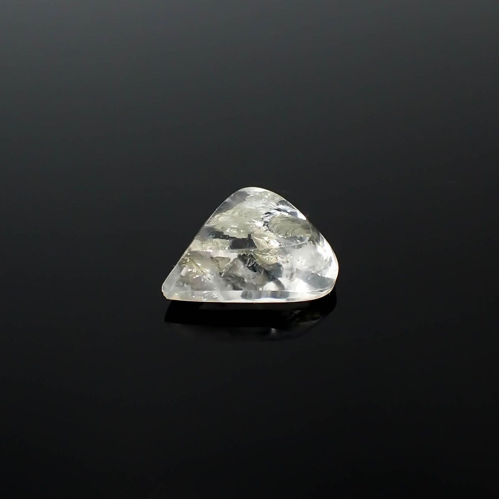 パイライトインクォーツ(マーカサイトインクォーツ) ブラジル産 7.28ct / 15.3x14.3mm前後 [240225917]