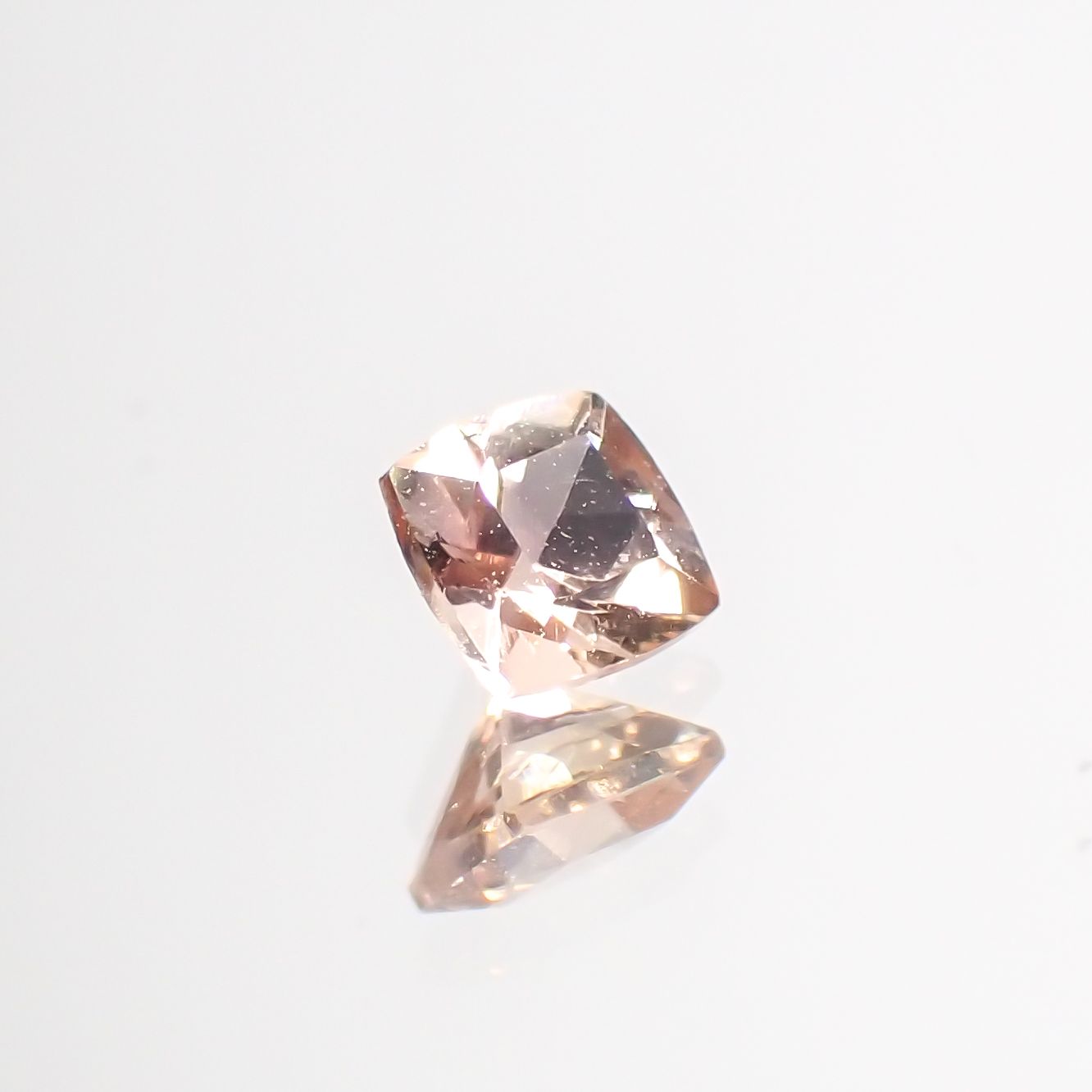 インペリアルトパーズ ブラジル産 0.15ct[230923550]3x3mm前後
