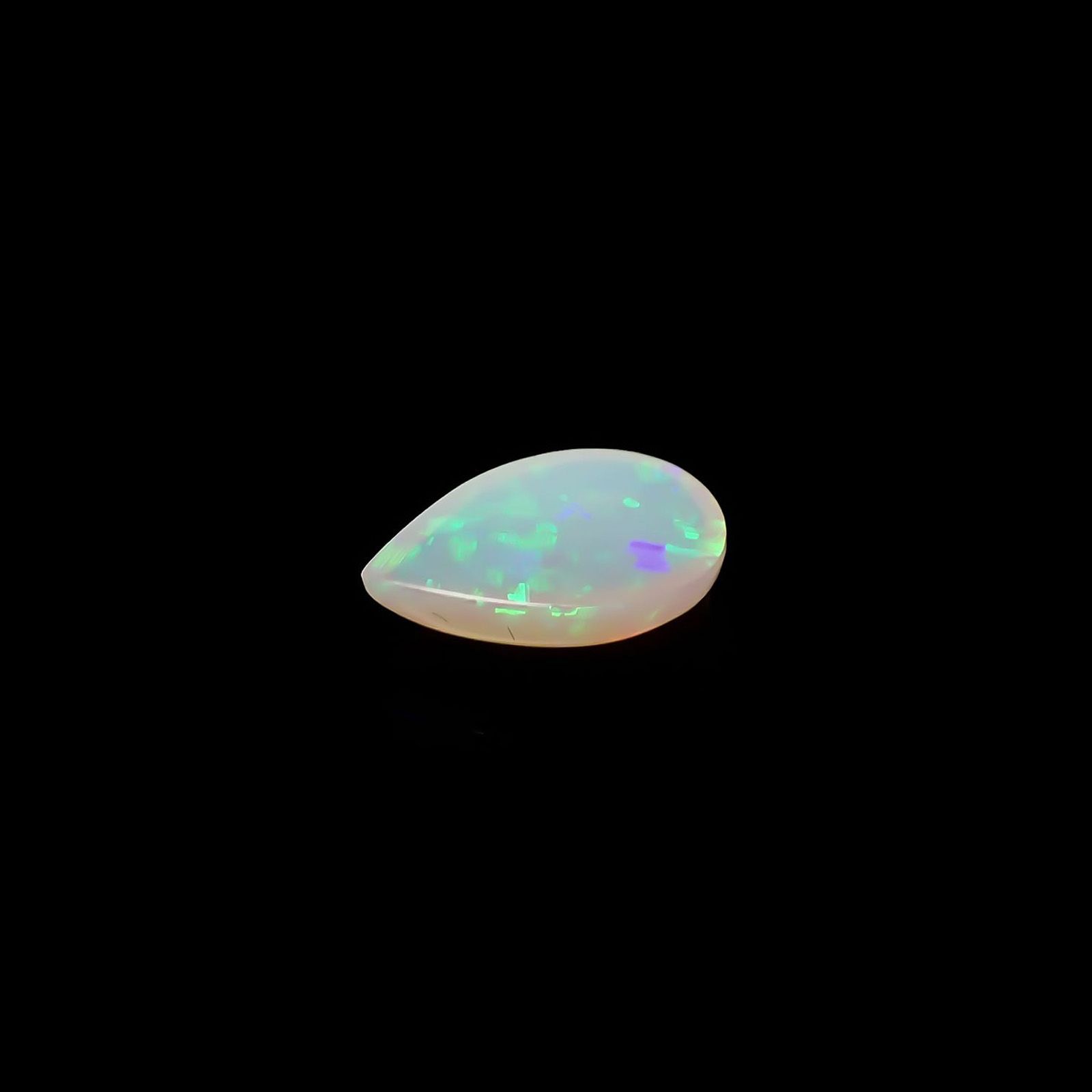 オパール オーストラリア産 0.73ct / 9x6mm前後 [240125285]
