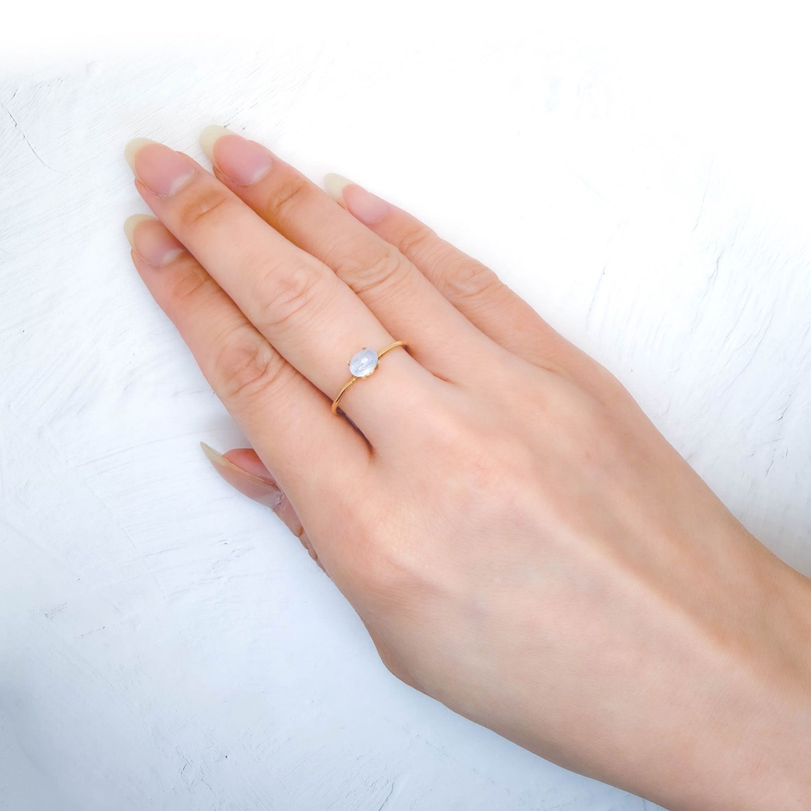 ジルコンキャッツアイ ビルマ産 0.60ct / 5.6x4mm前後 [260832882]
