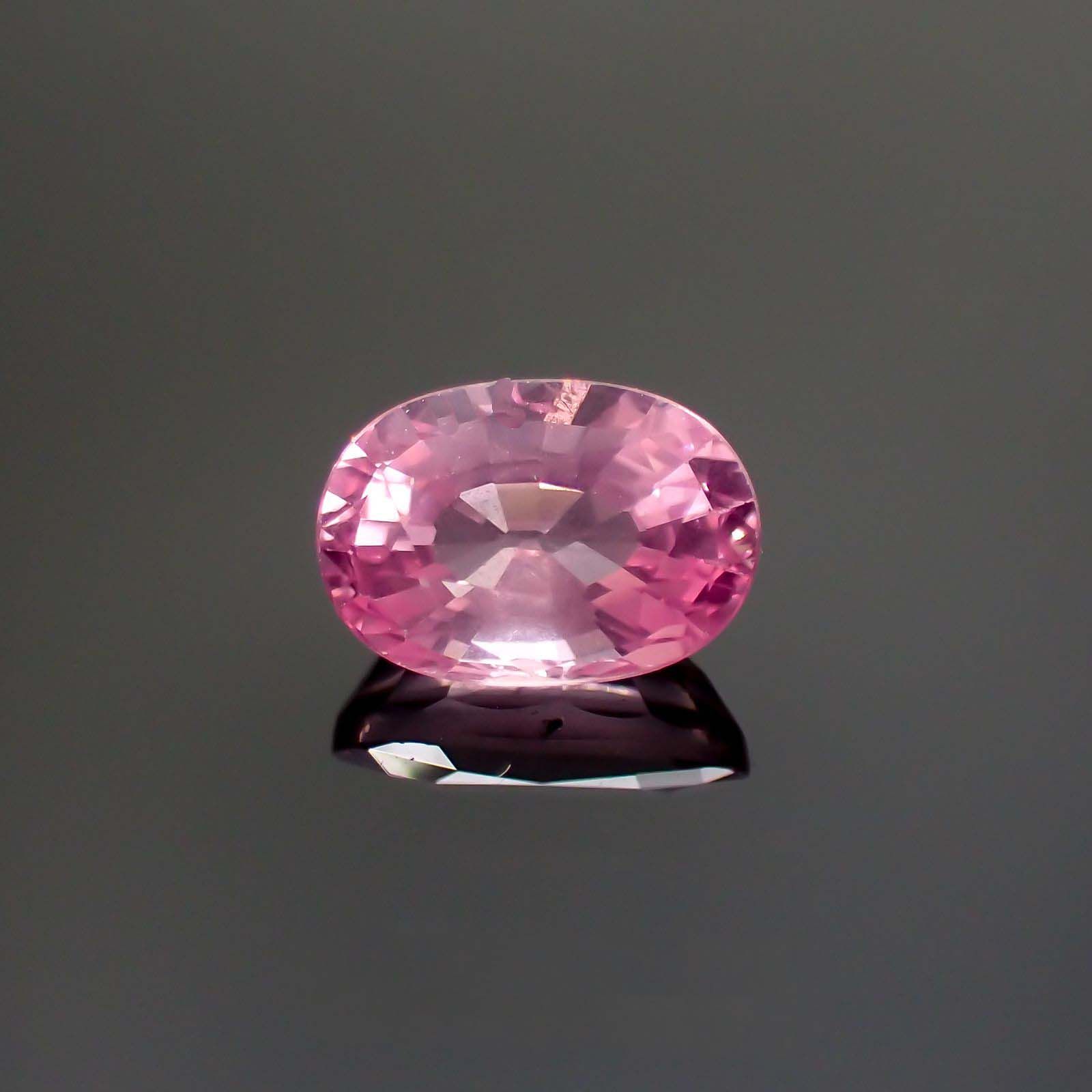 ピンクスピネル(宝石名ピンク・スピネル)タンザニア産 1.080ct ソ付(彩珠)[230722575]7.2x5mm前後