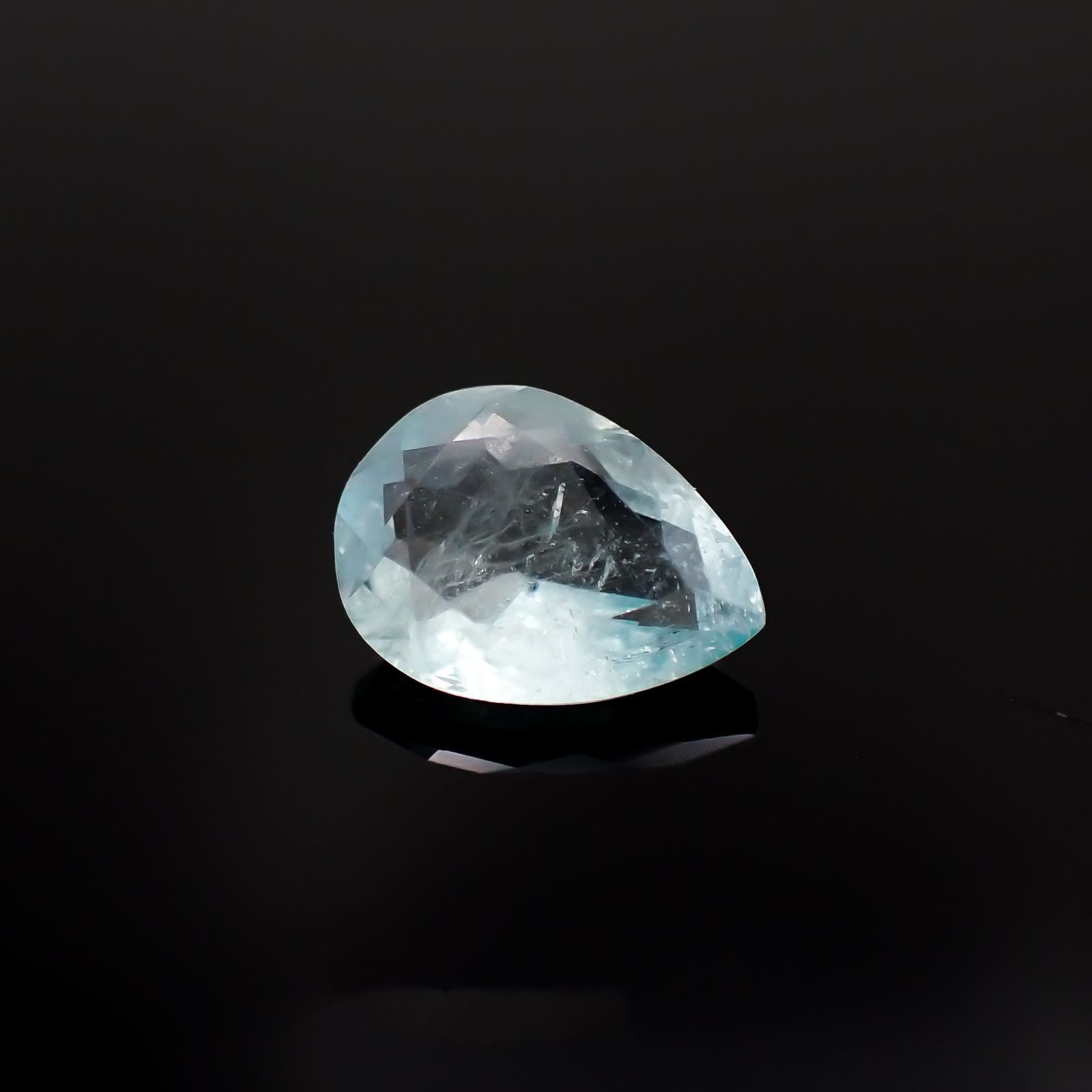 ユークレース(宝石名ブルー・ユークレース)コロンビア産 1.285ct ソ付(彩珠)[221018855]8.9x6.7mm前後
