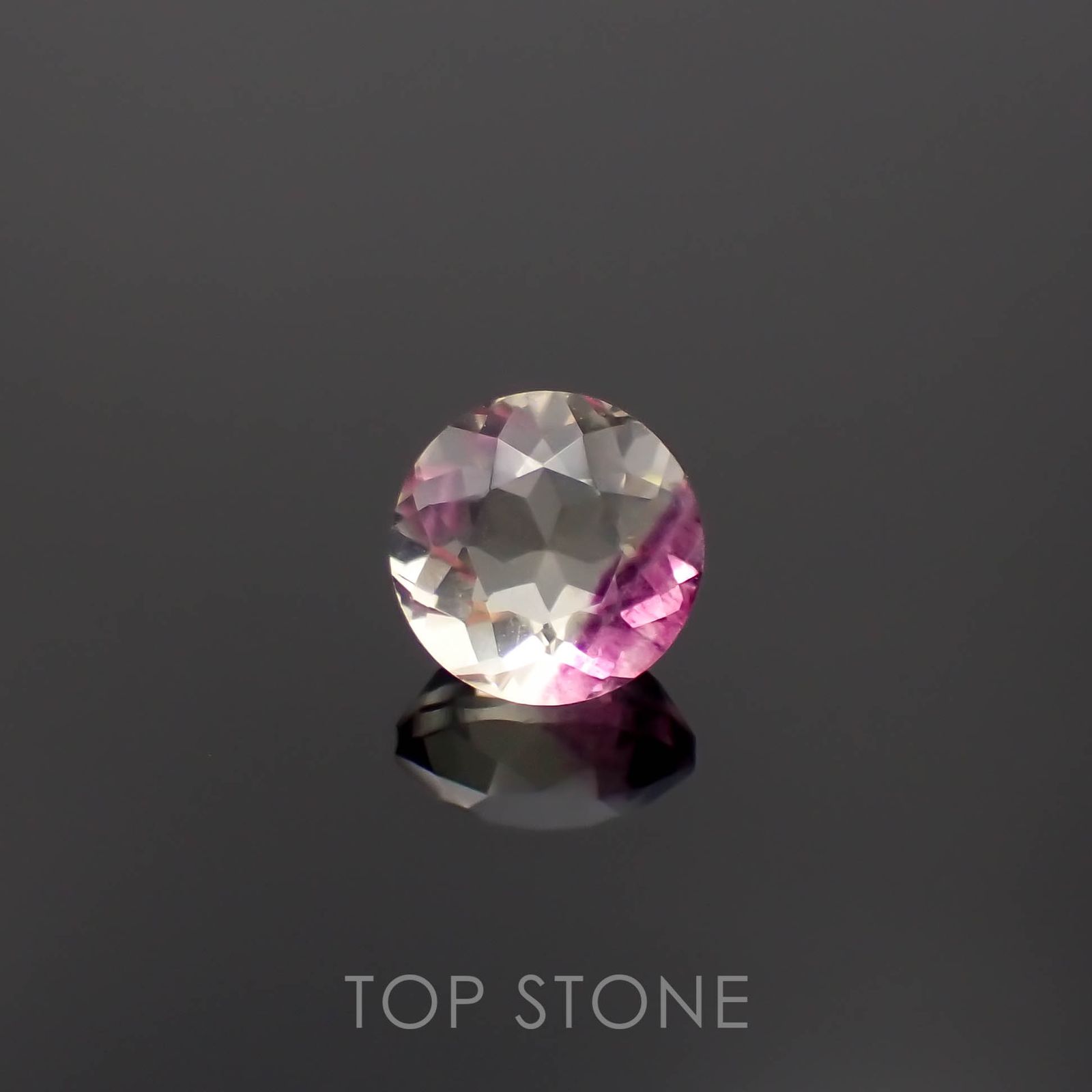 バイカラーフローライト 中国産 2.55ct[230120170]8.1x8.1mm前後
