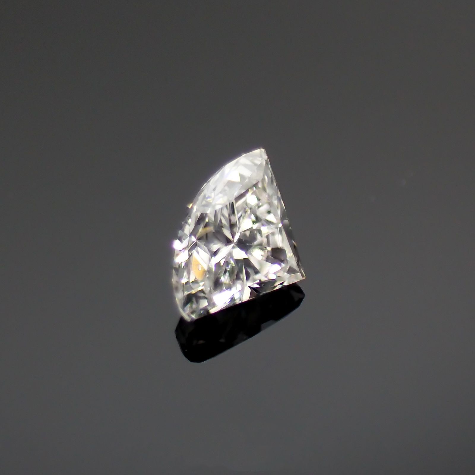 ◇ファンカット◇ダイヤモンド(宝石名ダイアモンド) 0.074ct 識別済[210913125]3.5×2.3mm前後