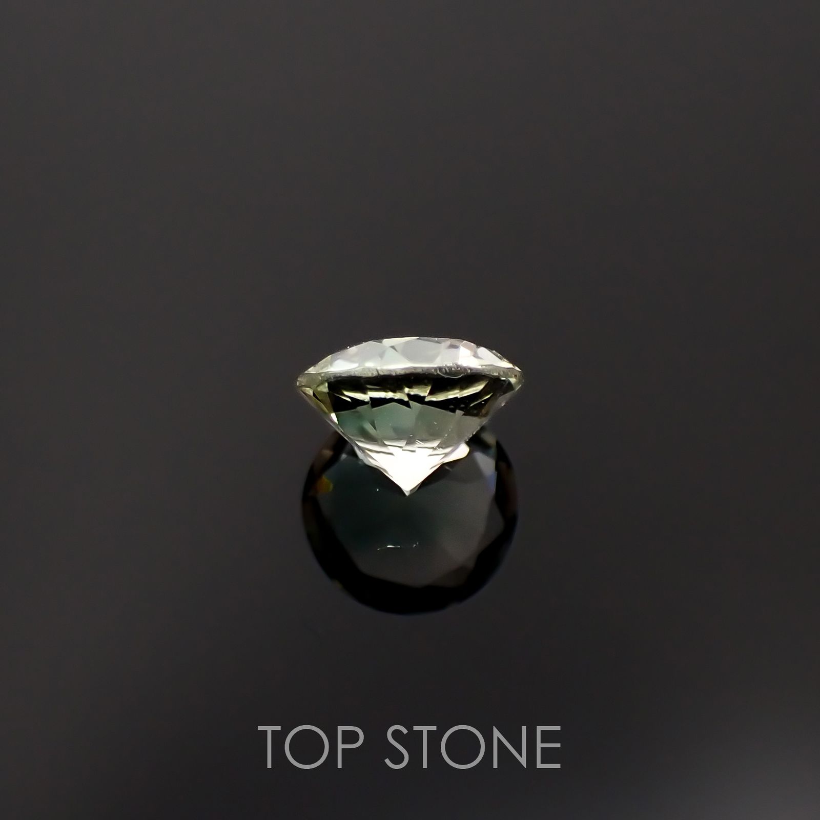 バイカラーオレゴンサンストーン アメリカ・オレゴン州産 0.65ct[230220682]5.9x5.9mm前後