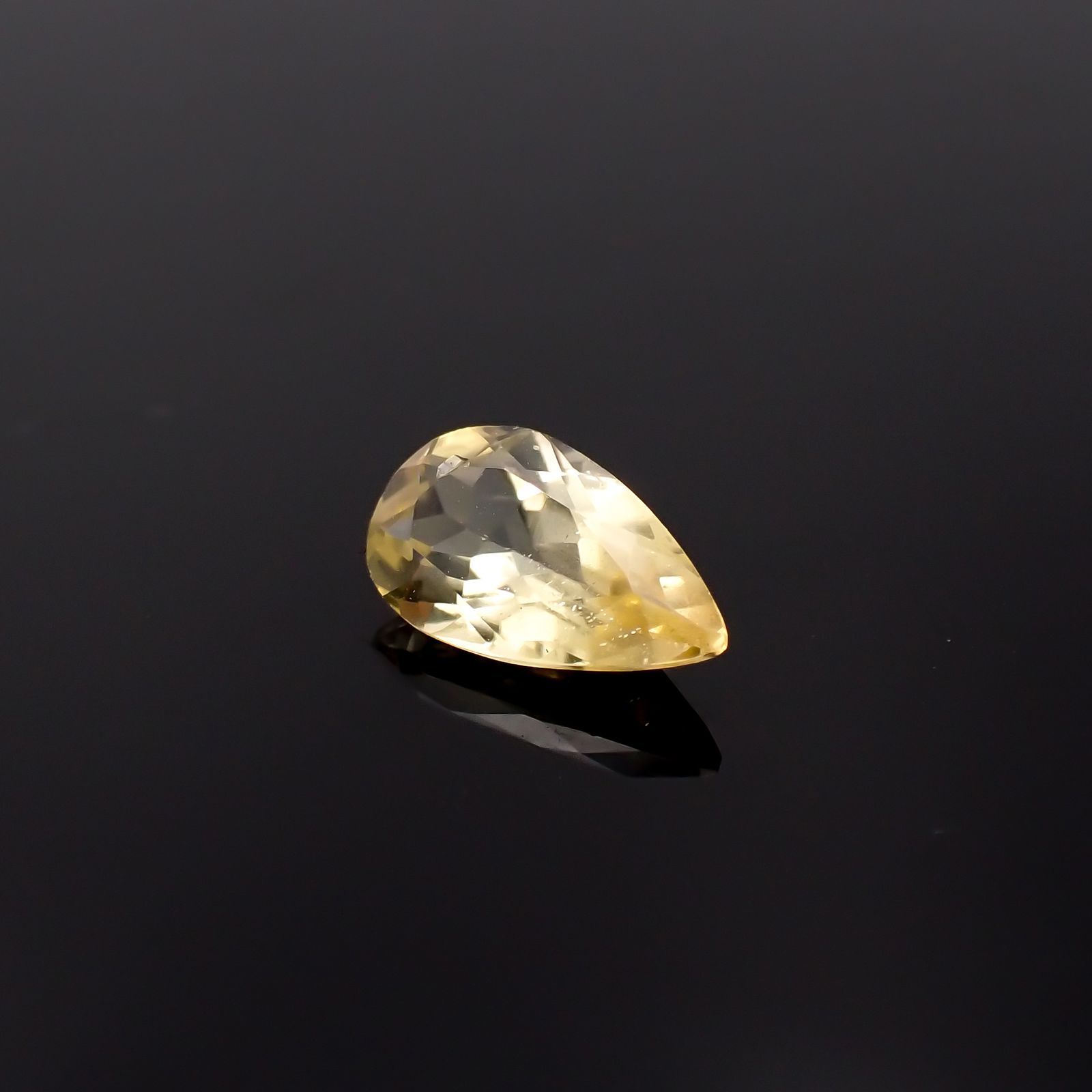 コンドロダイト(宝石名コンドロダイト)タンザニア産 0.897ct ソ付(彩珠)[231225227]8.7x5mm前後