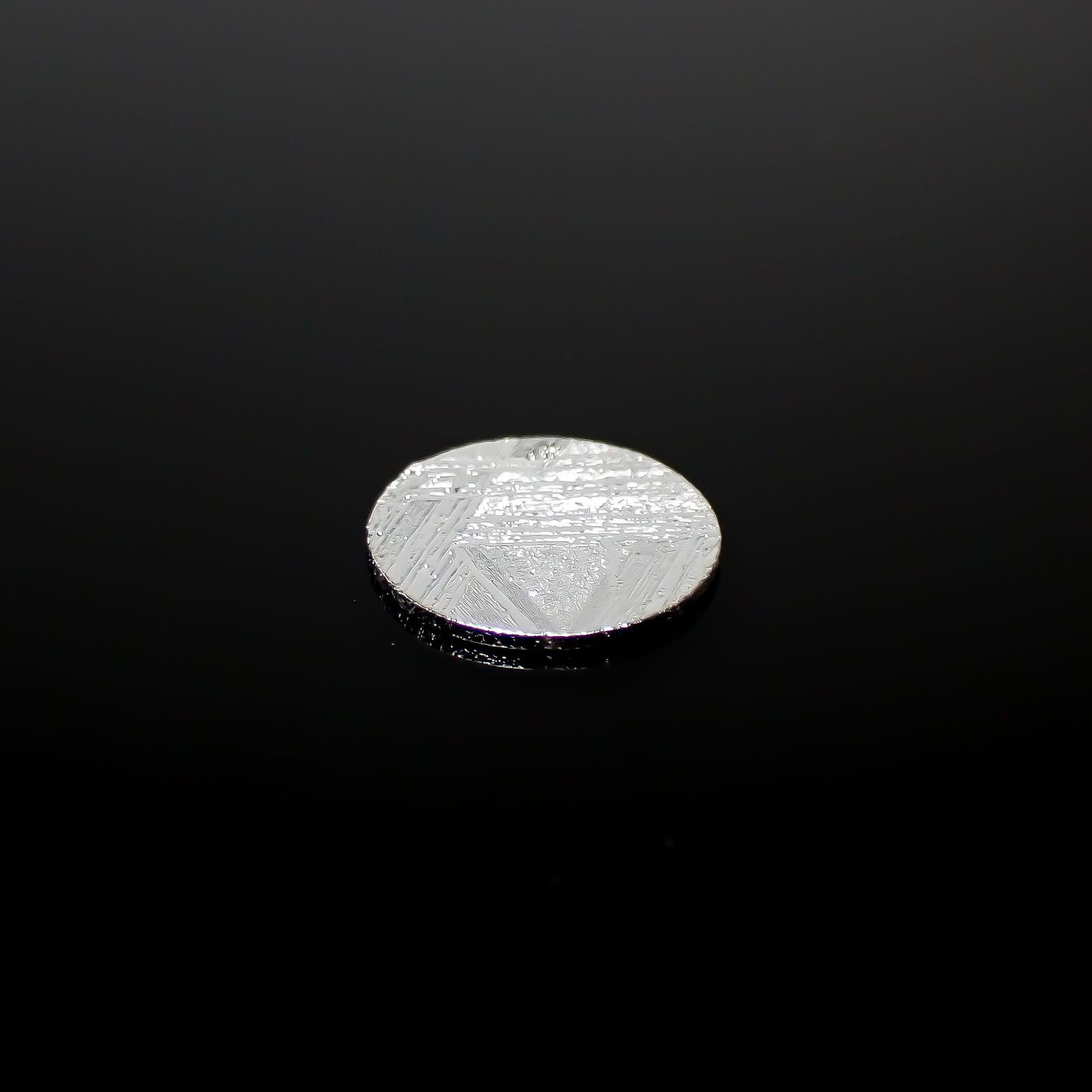 アルタイ隕石 発見地:中国 1.69ct[240125575]9.9x9.9mm前後