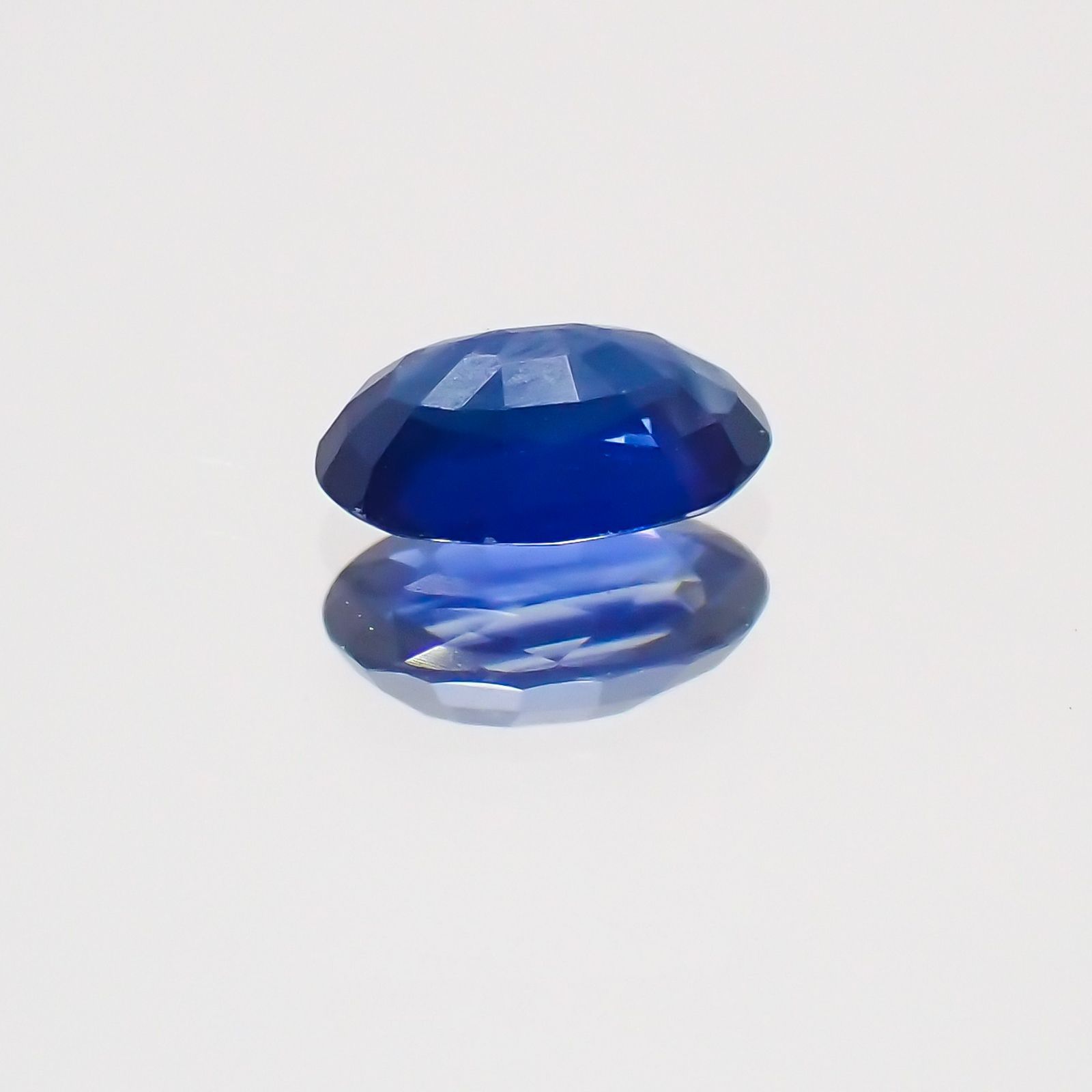 サファイア マダガスカル・スリランカ産 ルース 0.3ct[20128707]5.1×3.1mm前後