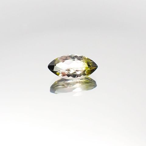 バイカラートルマリン(宝石名バイカラー・トルマリン)ブラジル産 0.84ct 識別済[230622363]9x4.6mm前後