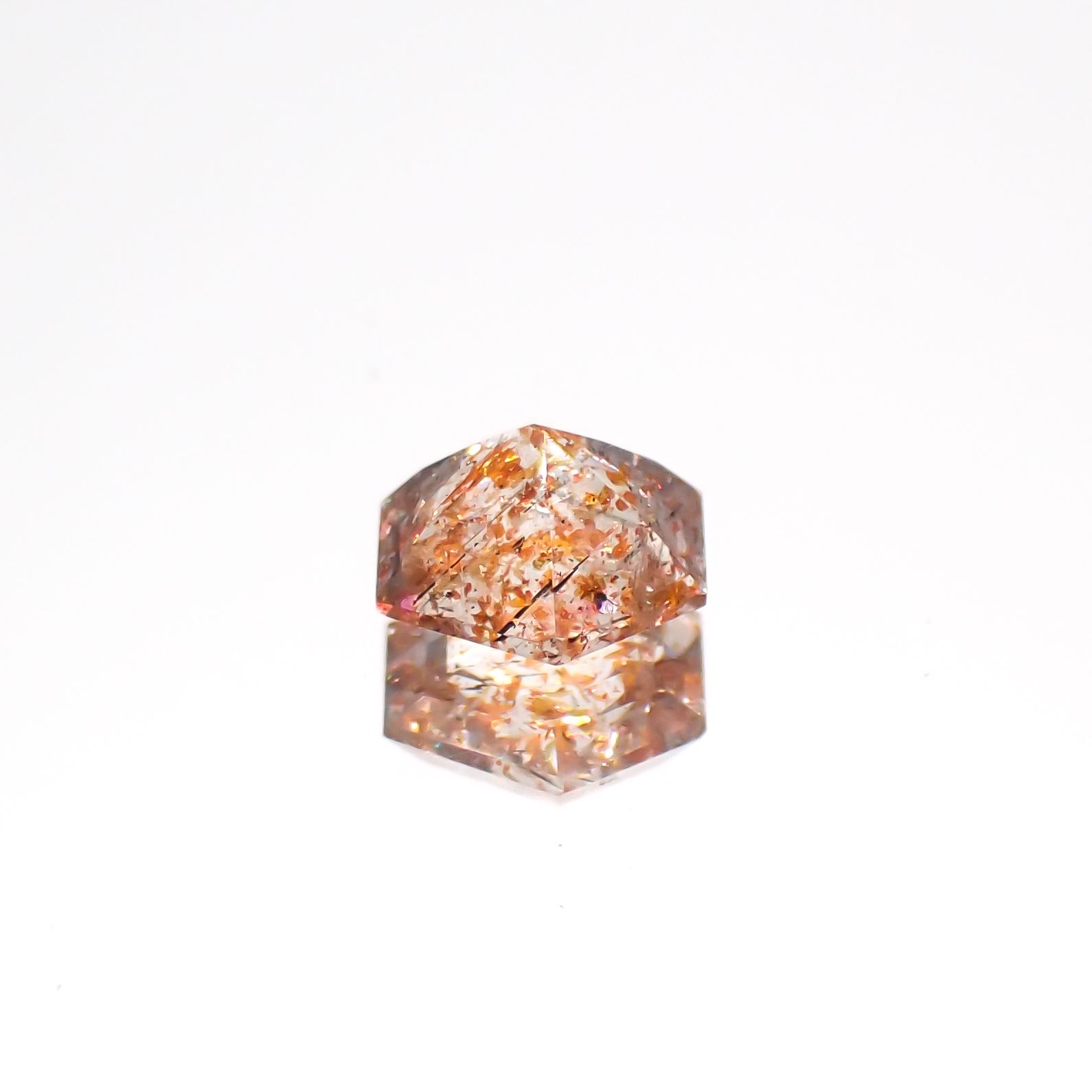 ◇ヘキサゴンカット◇イリュージョンサンストーンイリュージョンサンストーン タンザニア産 0.37ct[230320961]4.8x4.5mm前後