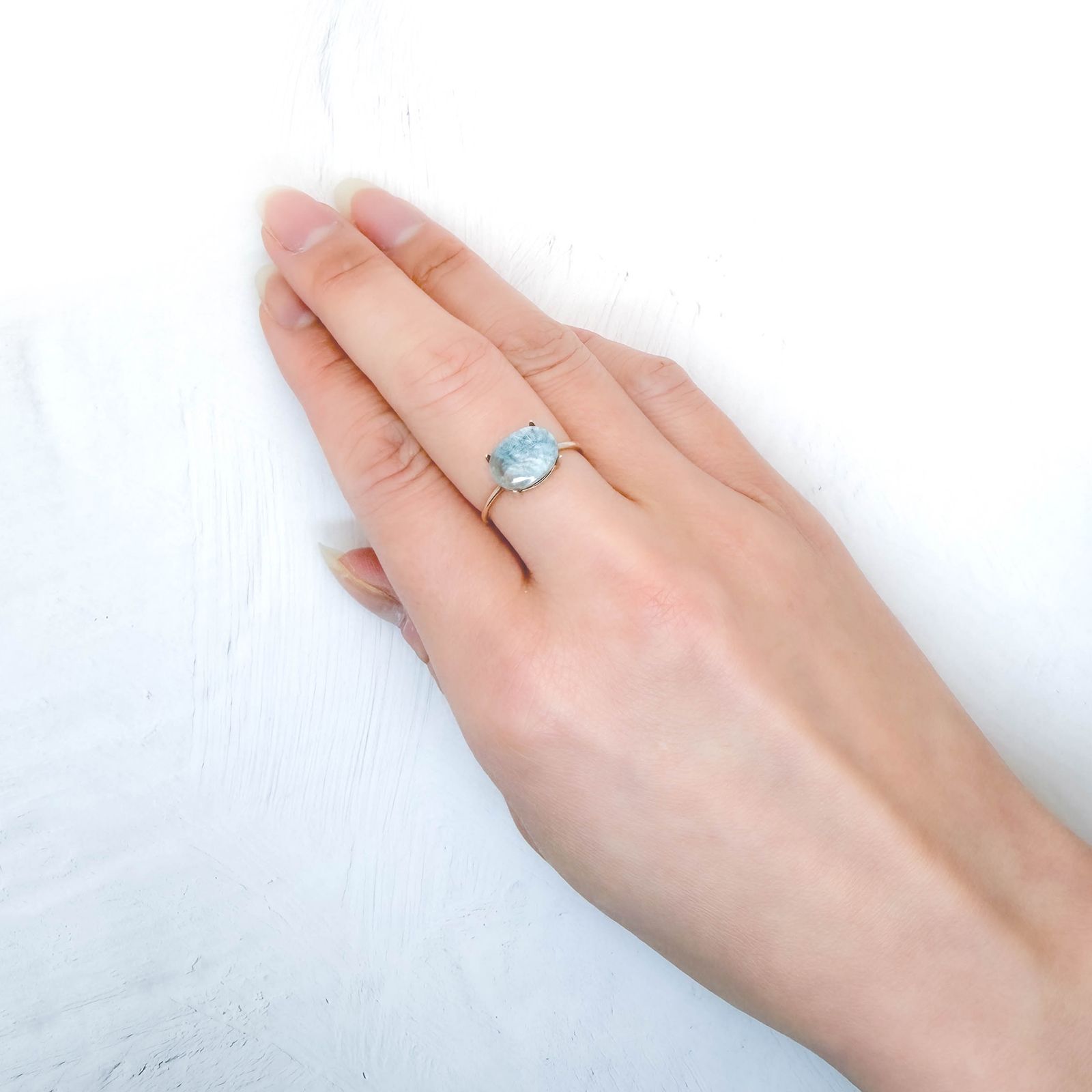 パライバクォーツ ブラジル産 2.39ct / 10.5x7.6mm前後 [260331862]