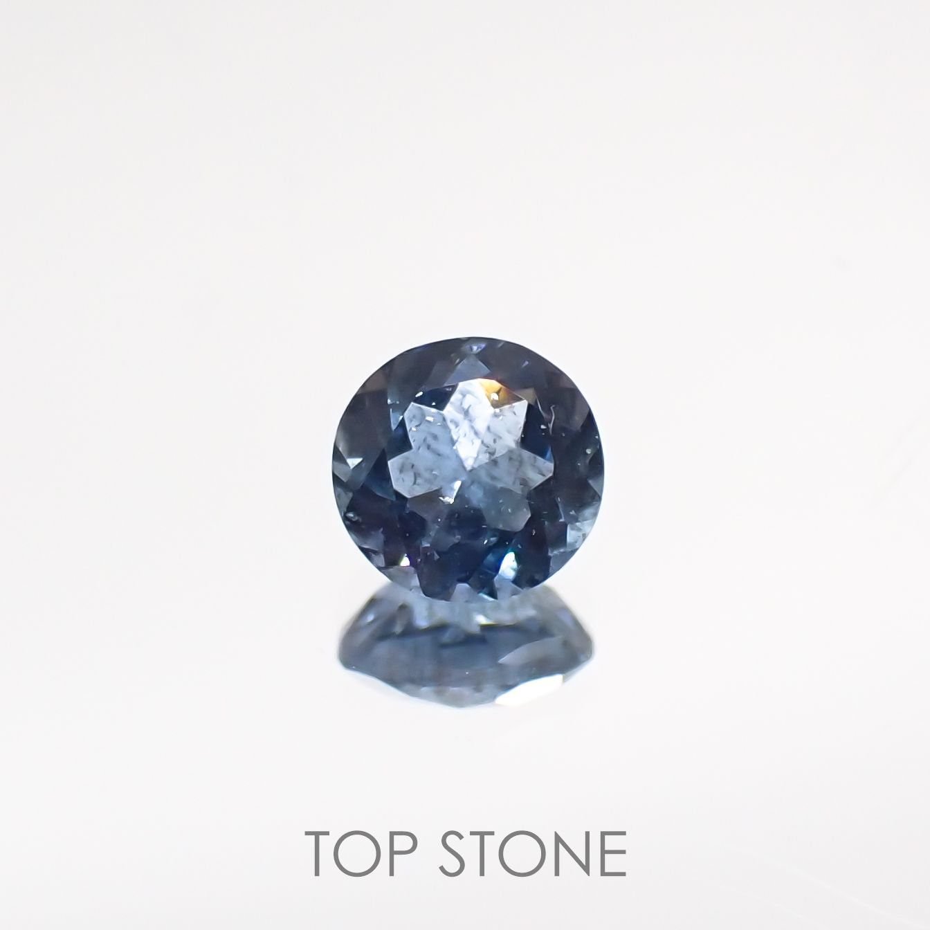 サンタマリアアクアマリン(宝石名アクアマリン) ブラジル産 0.23ct 識別済[210711418]4×4mm前後