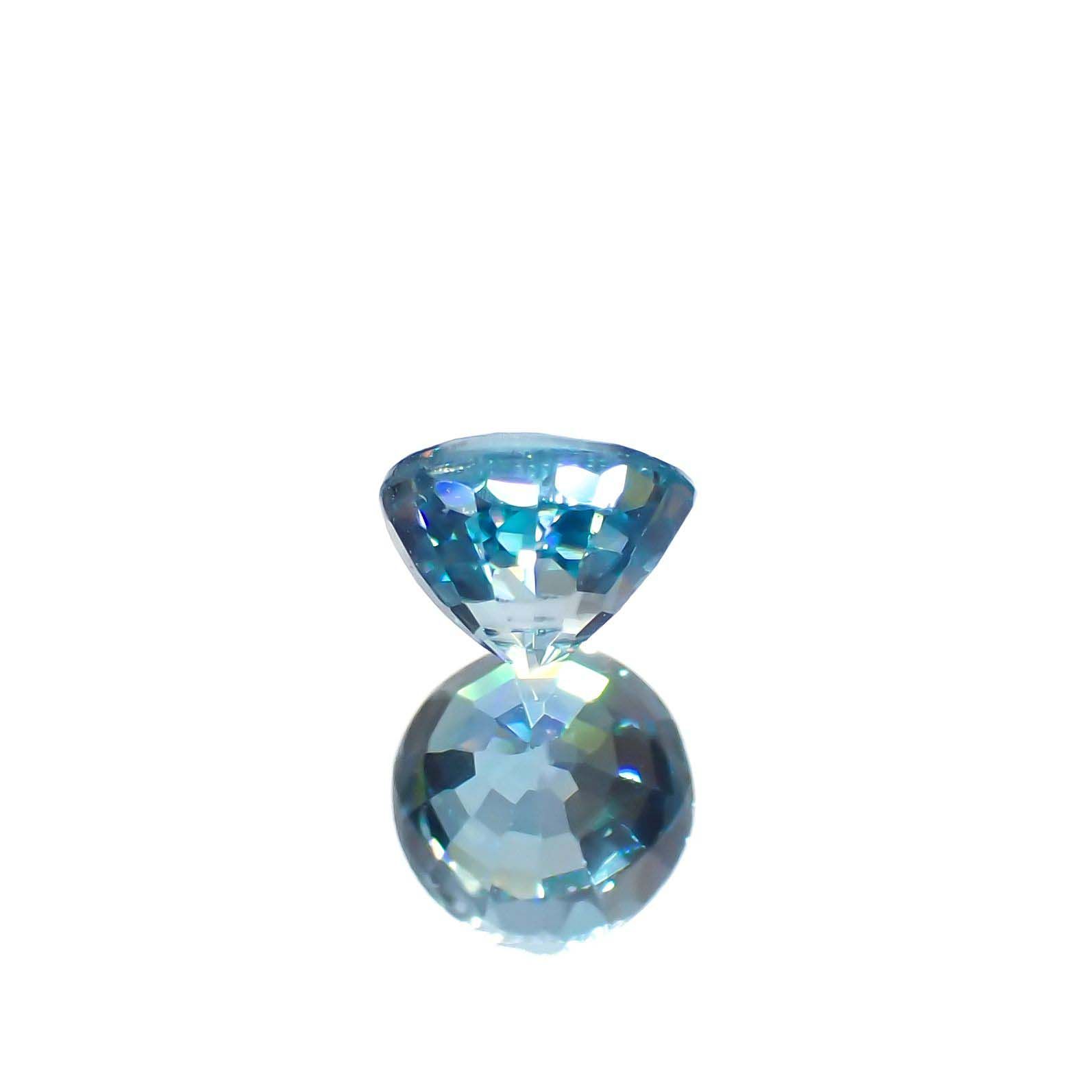 ブルージルコン(宝石名ジルコン)カンボジア産 0.69ct 識別済[220817506]4.7x4.7mm前後