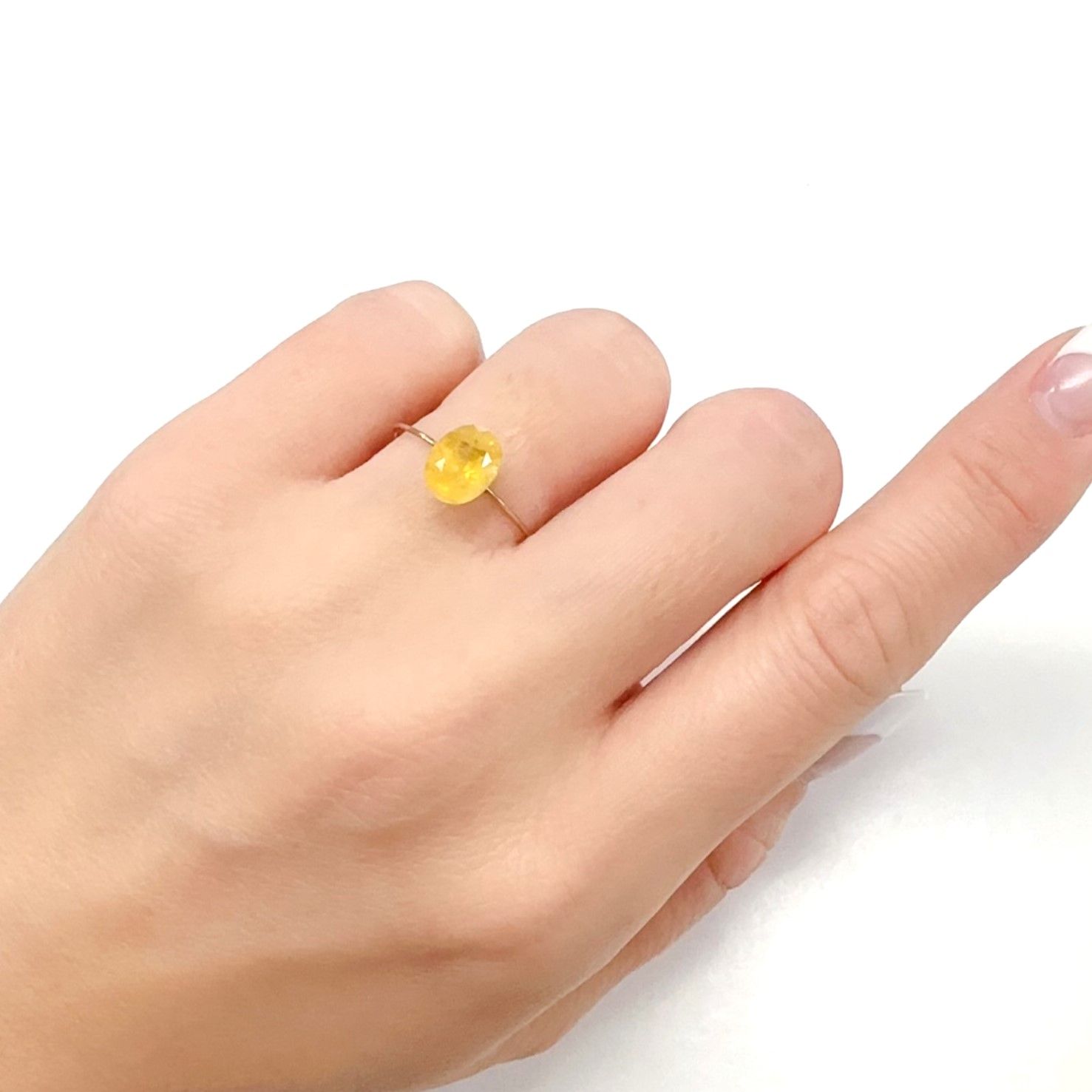 コンドロダイト(宝石名コンドロダイト)タジキスタン・パミール高原産 1.479ct ソ付(彩珠)[231225229]8.1x6.2mm前後