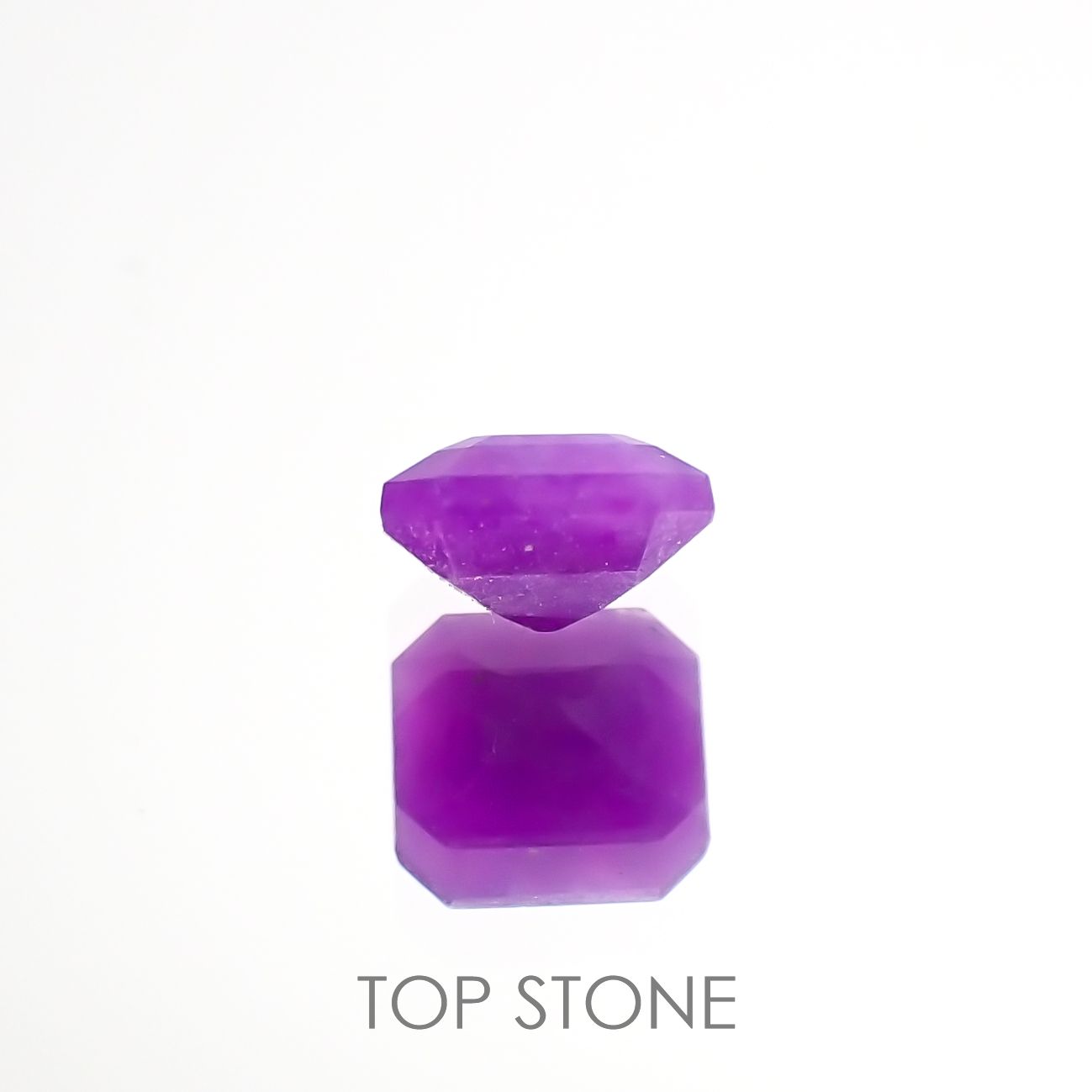 スギライト 南アフリカ産 0.34ct[221018321]4.3x4.2mm前後