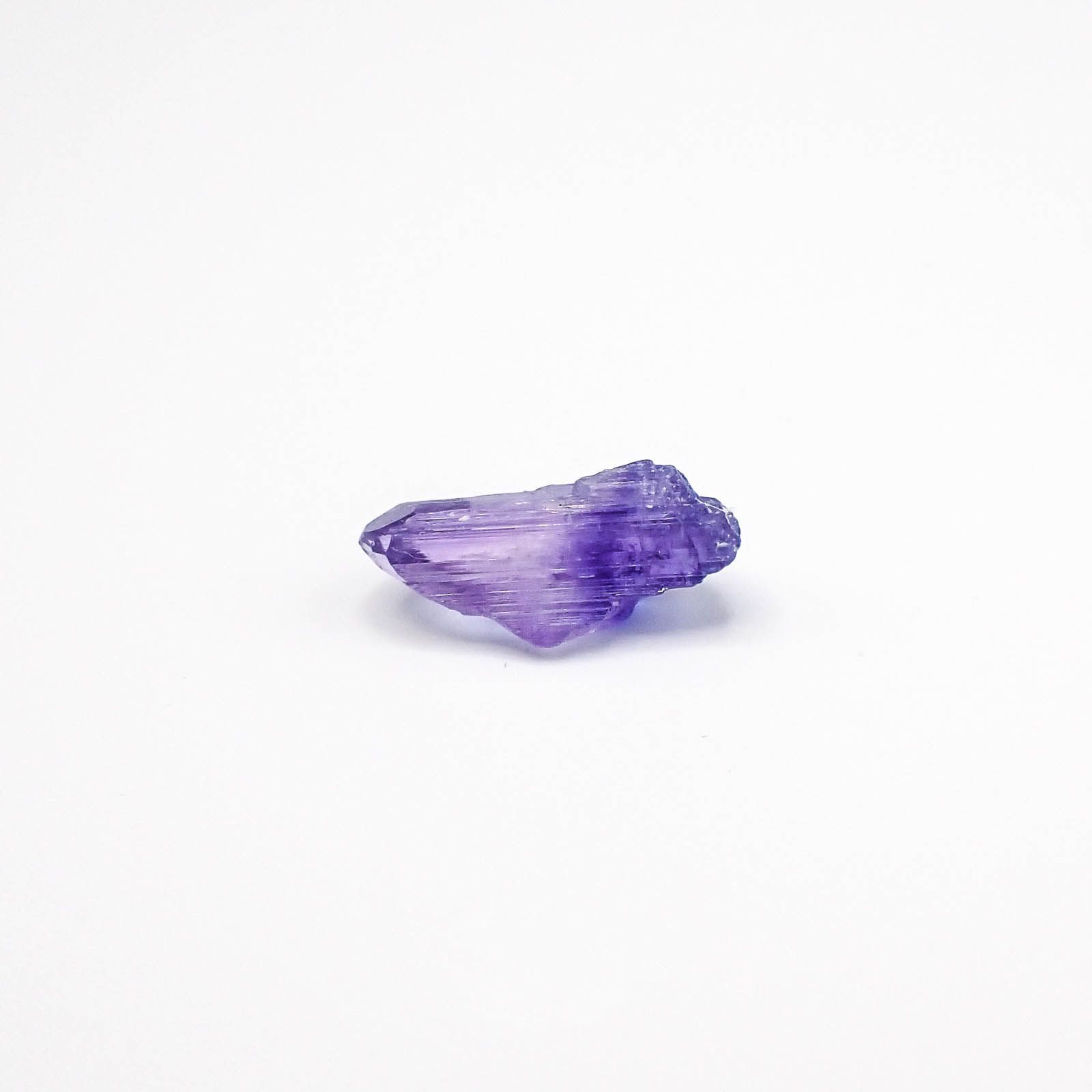 バイカラータンザナイト 原石(宝石名バイカラー・ゾイサイト)タンザニア産 8.700ct ソ付(彩珠)[231023845]19.2x7.6mm前後