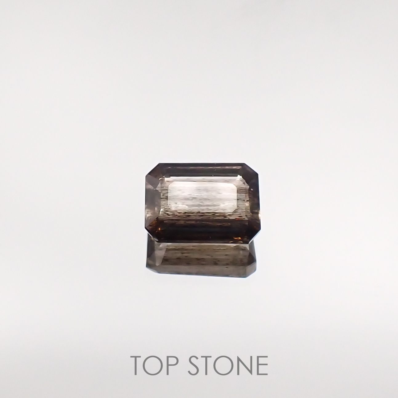 レインボースキャポライト ブラジル産 ルース 0.84ct[210711527]6.9×4.9mm前後