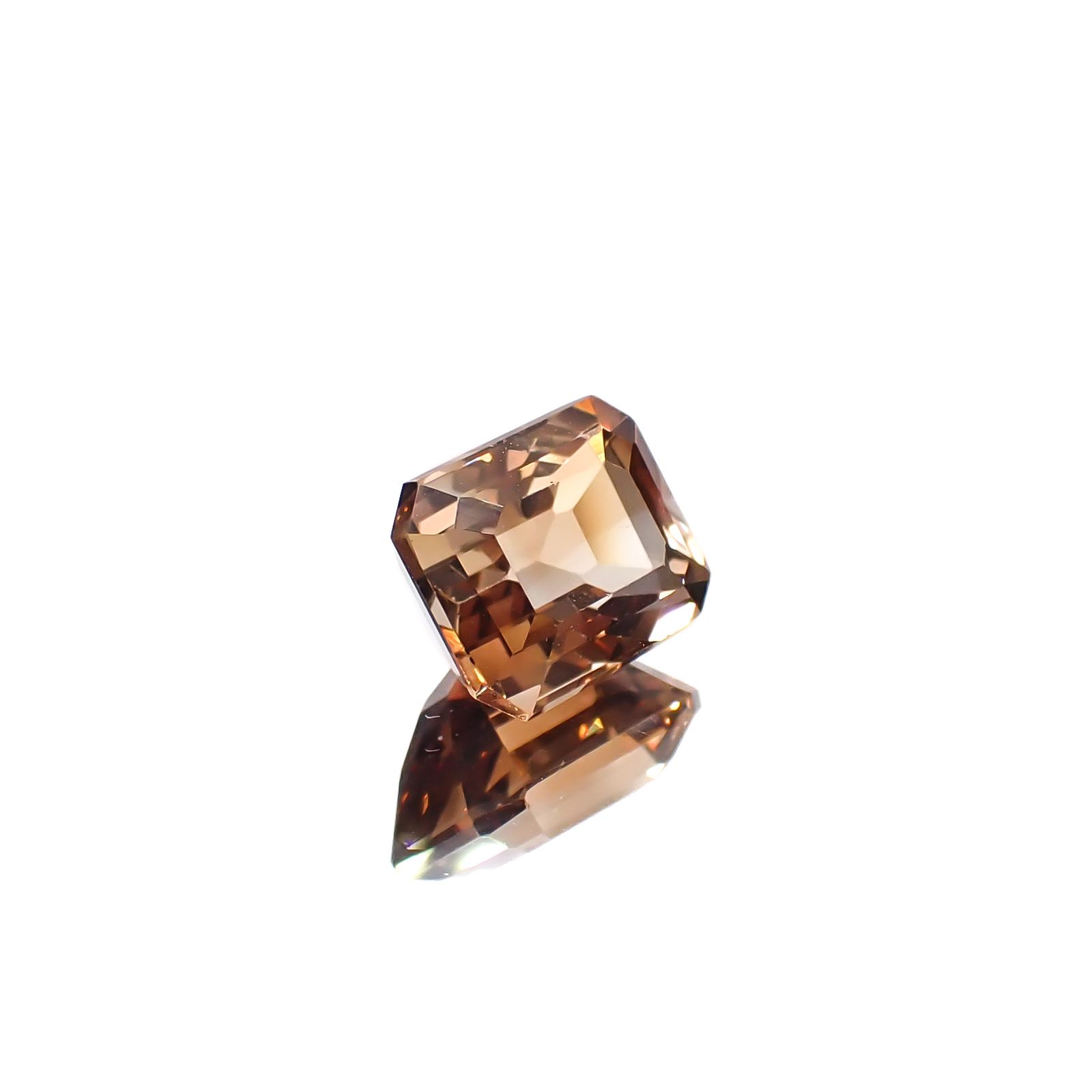 バイカラートパーズ ブラジル産 2.70ct [241129457]8.1x6.6mm前後