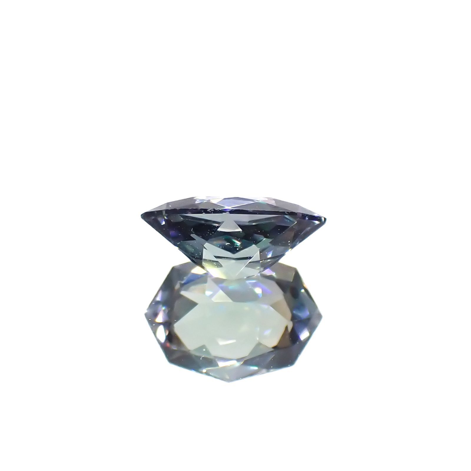 ◇カスタムカット◇バイカラータンザナイト 非加熱(宝石名ゾイサイト)タンザニア産 0.74ct 識別済[221118967]7.3x5.4mm前後