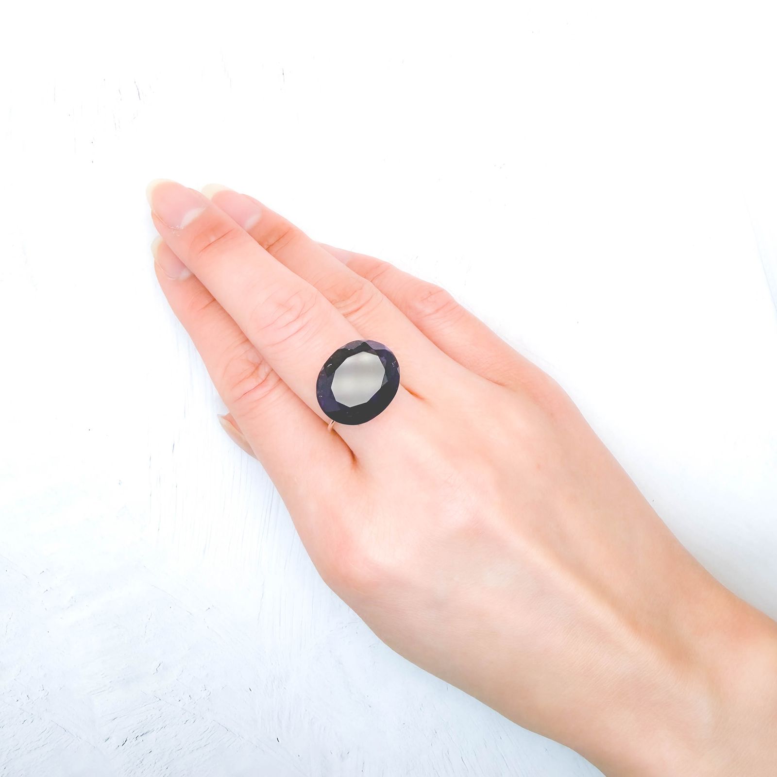 カラーシフトアメジスト ブラジル/ウルグアイ産 15.41ct / 17.8x14.7mm前後 [260131605]