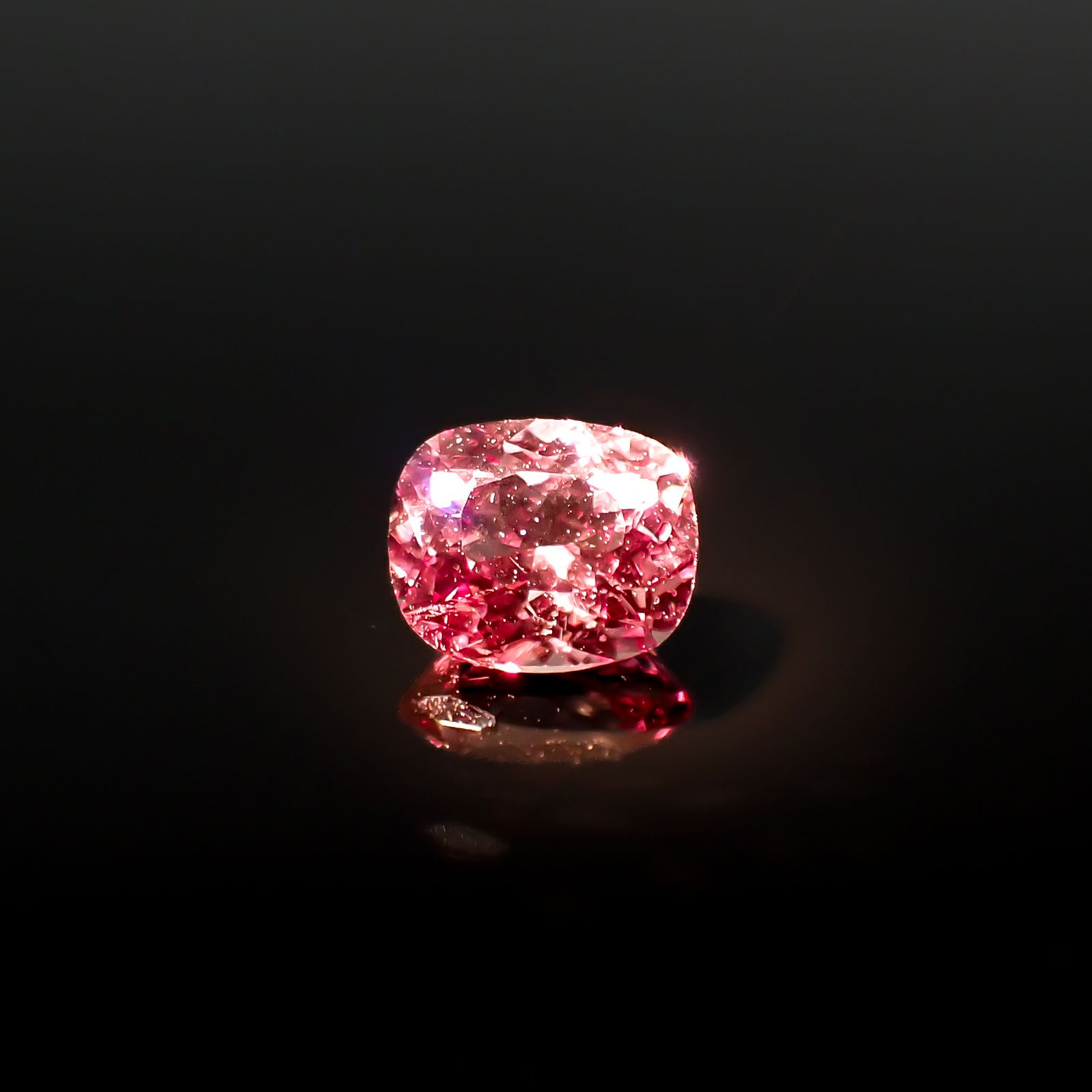 【全商品オープニング価格 特別価格】 ドラゴンガーネット タンザニア産 1.14ct[240326663]6.8x5.5mm イヤリング・ノンホールピアス